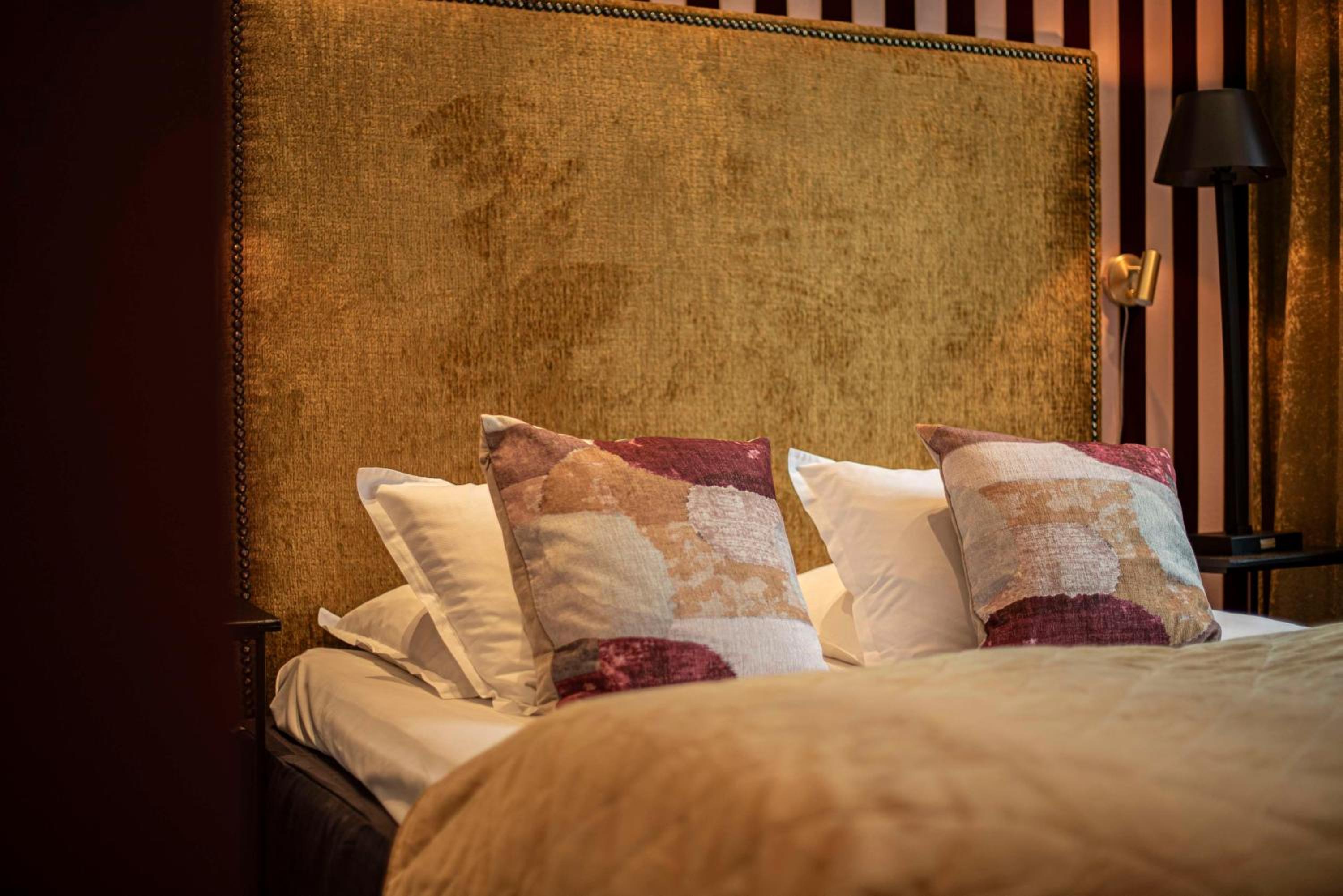 Standard Queen Room - Photo 8