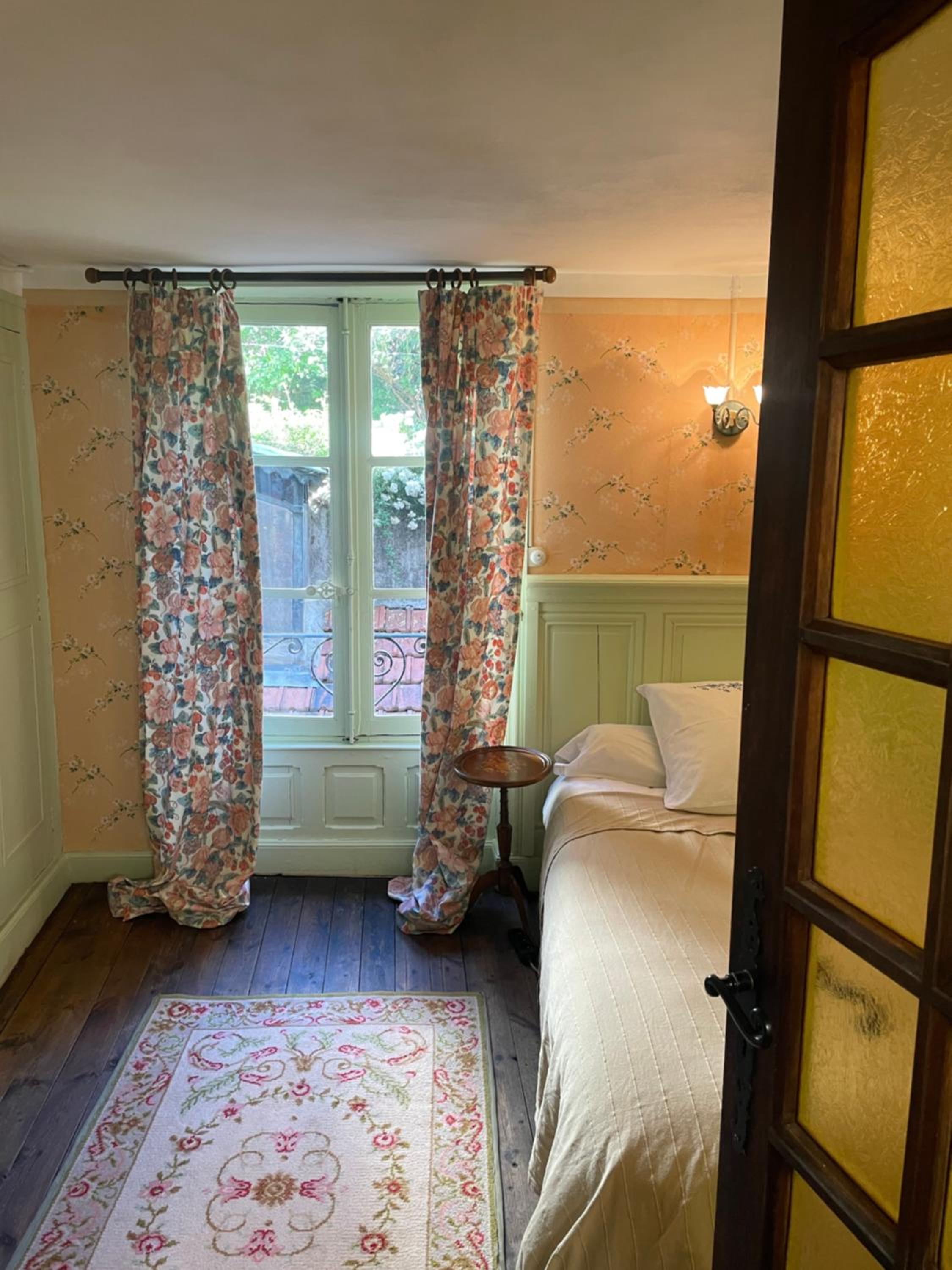 Large Single Room