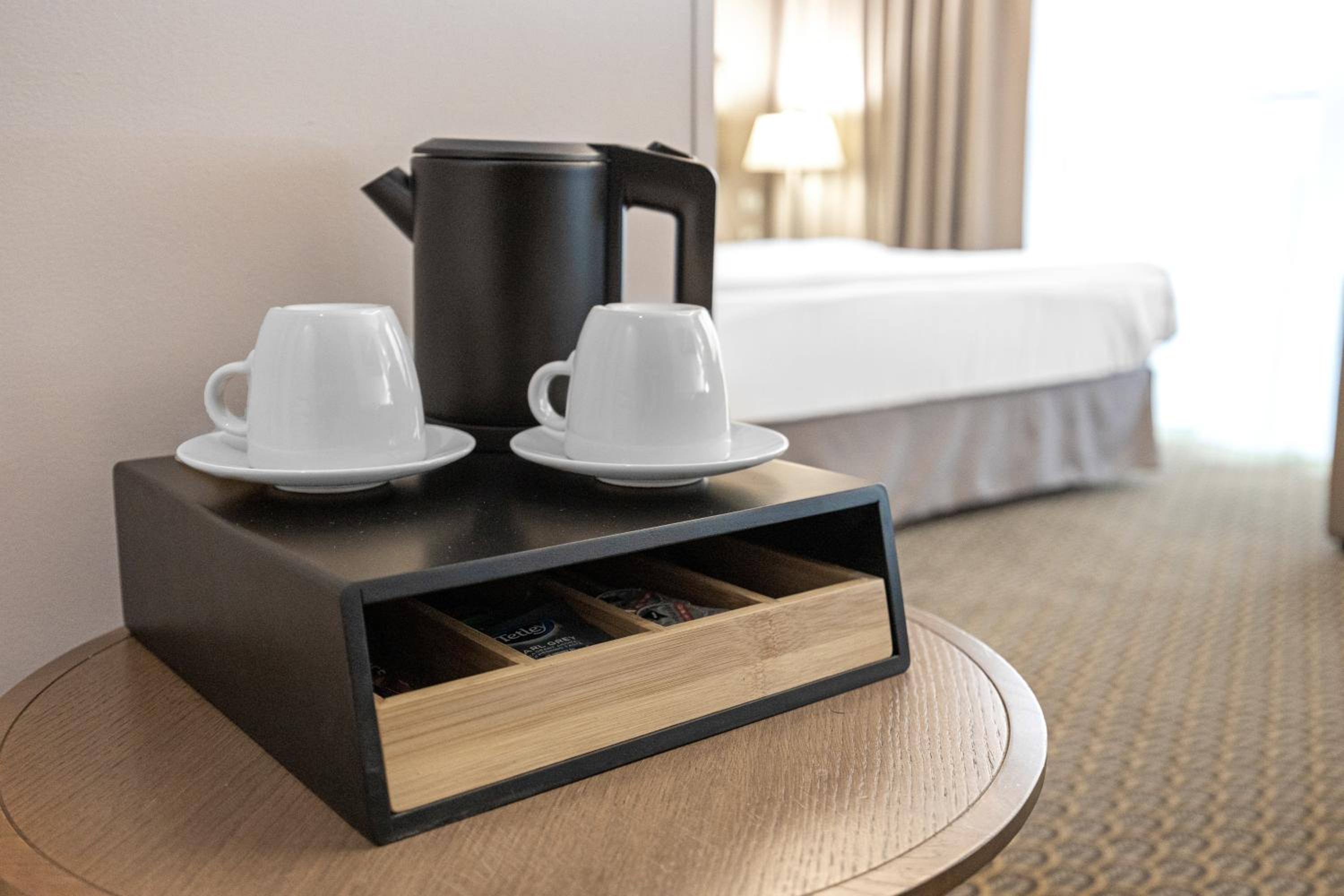 Double or Twin Room with Balcony thumbnail 6
