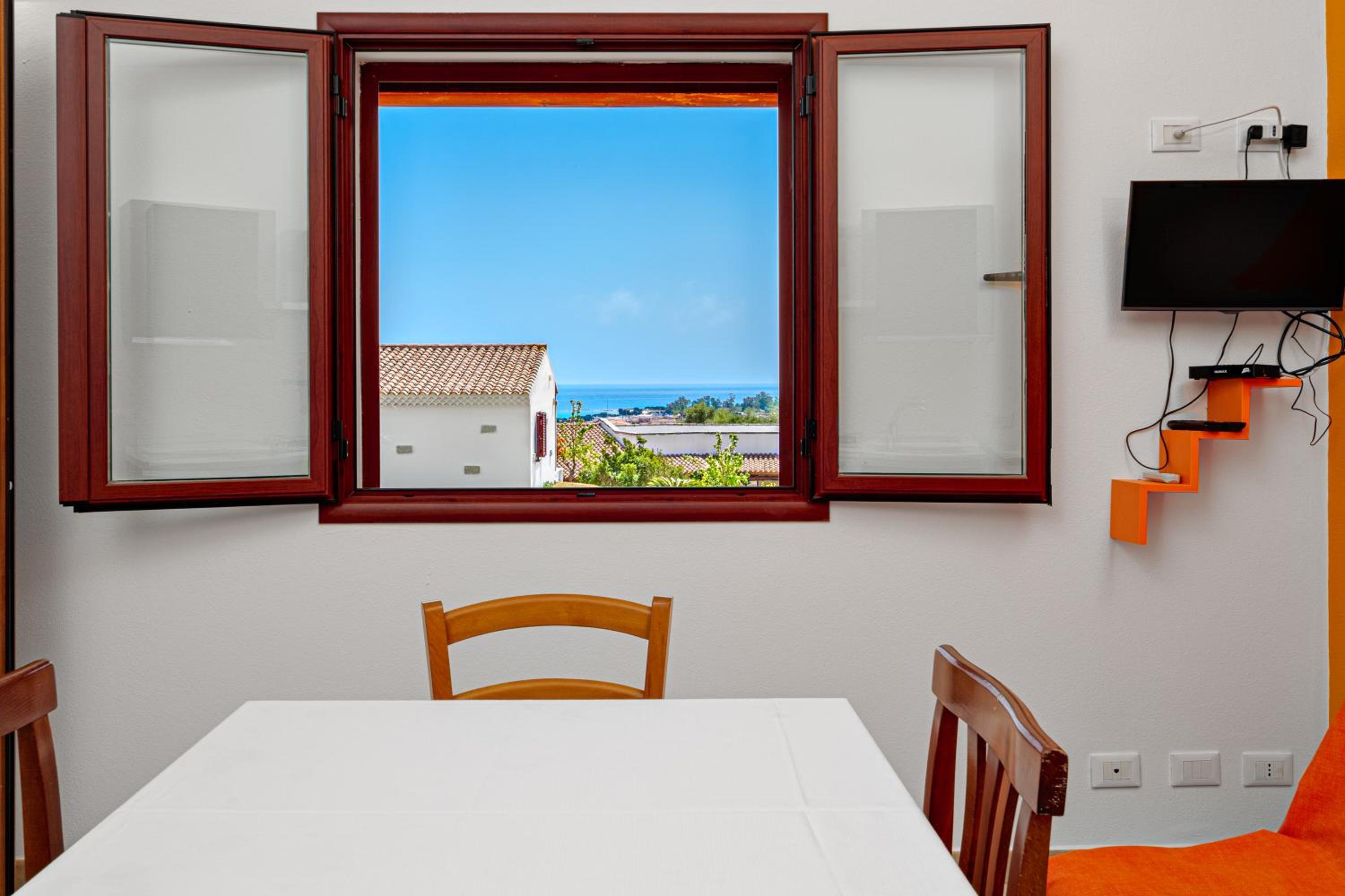 Bungalow with Sea View photo 2
