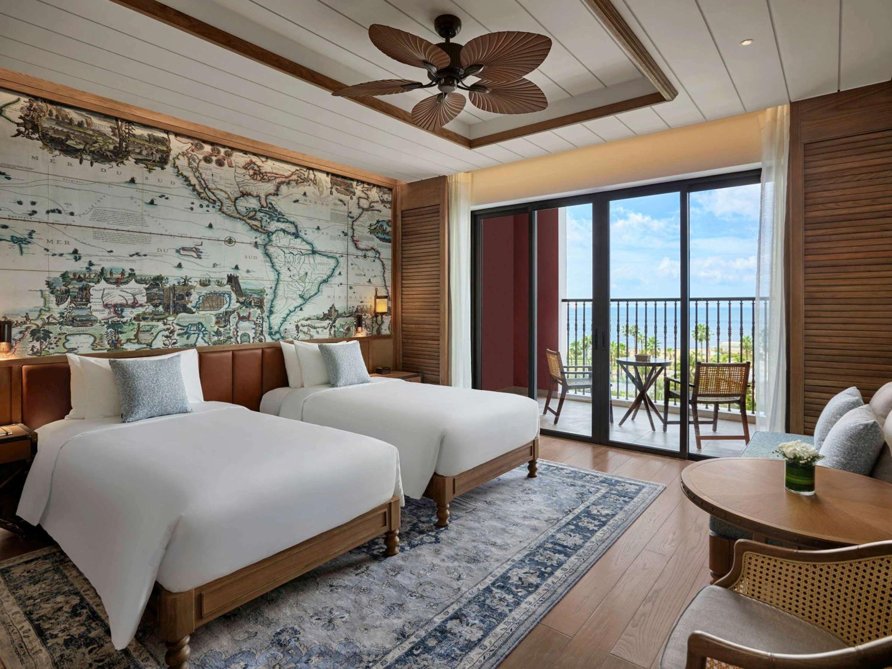 Deluxe Twin Room with Balcony and Sea View - Photo 1