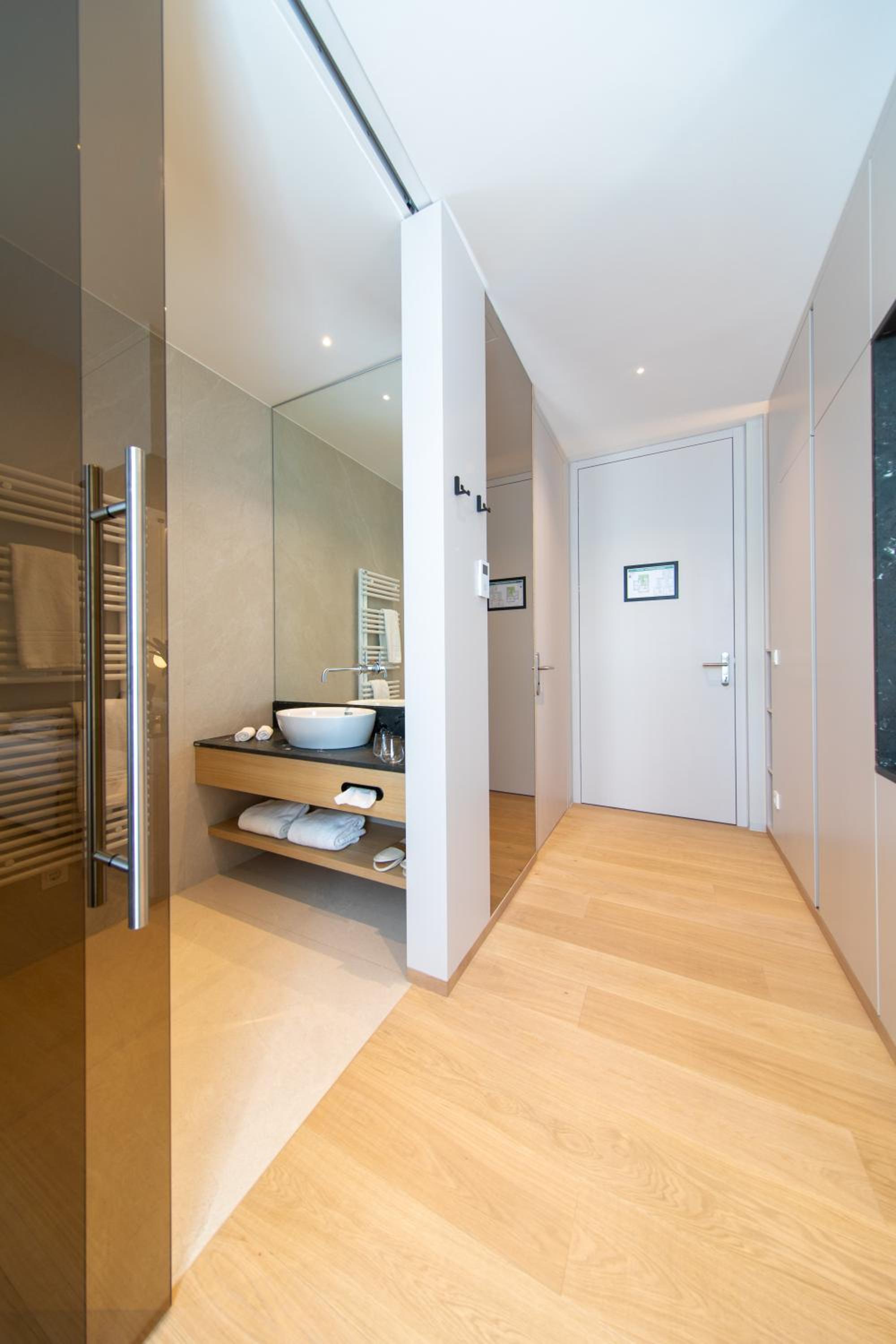 Double Room with Lake View photo 3