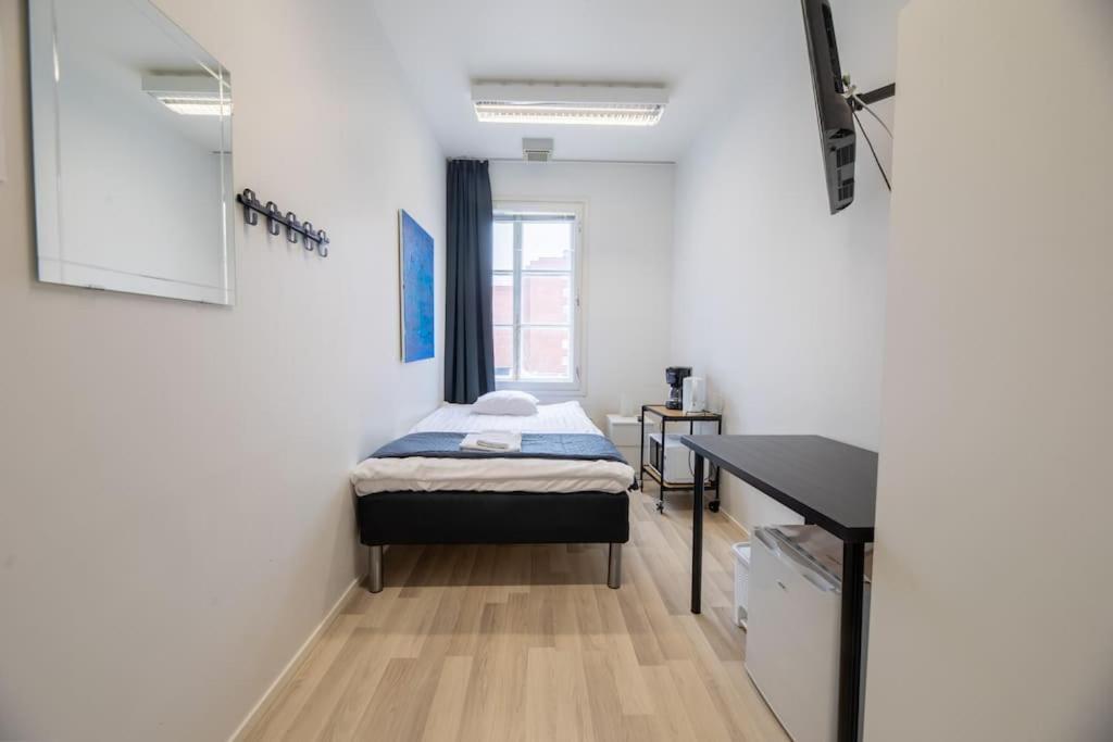 Single Room with Shared Bathroom photo 1
