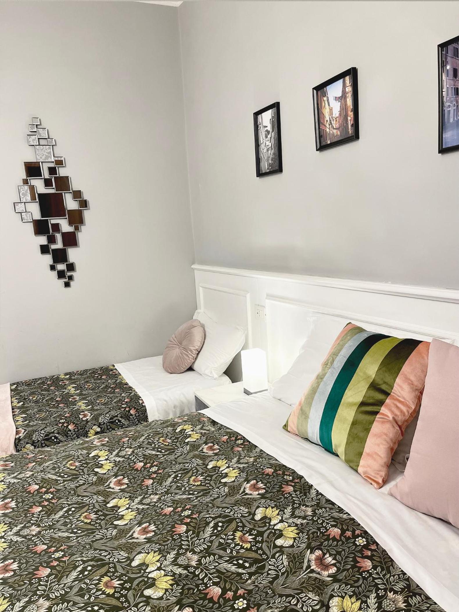 Superior Triple Room photo 3