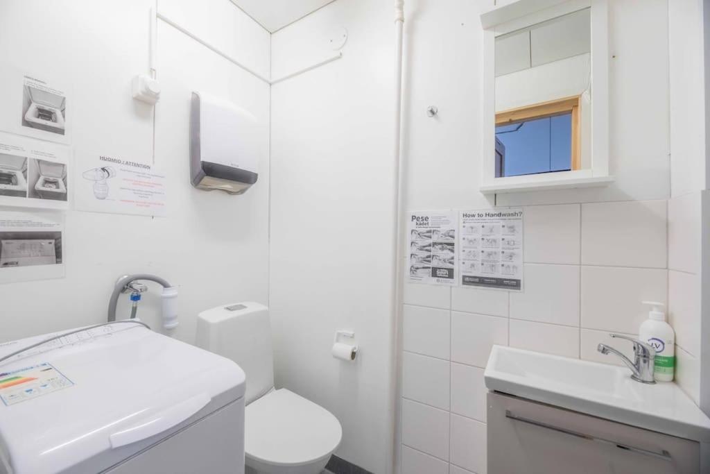 Single Room with Shared Bathroom photo 3