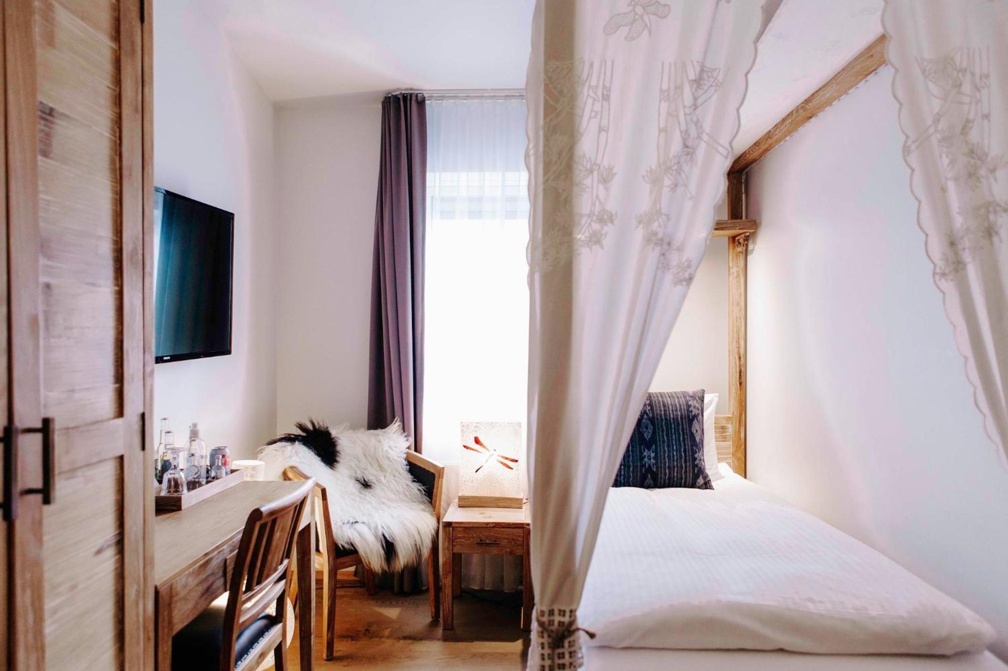 Single Room photo 3