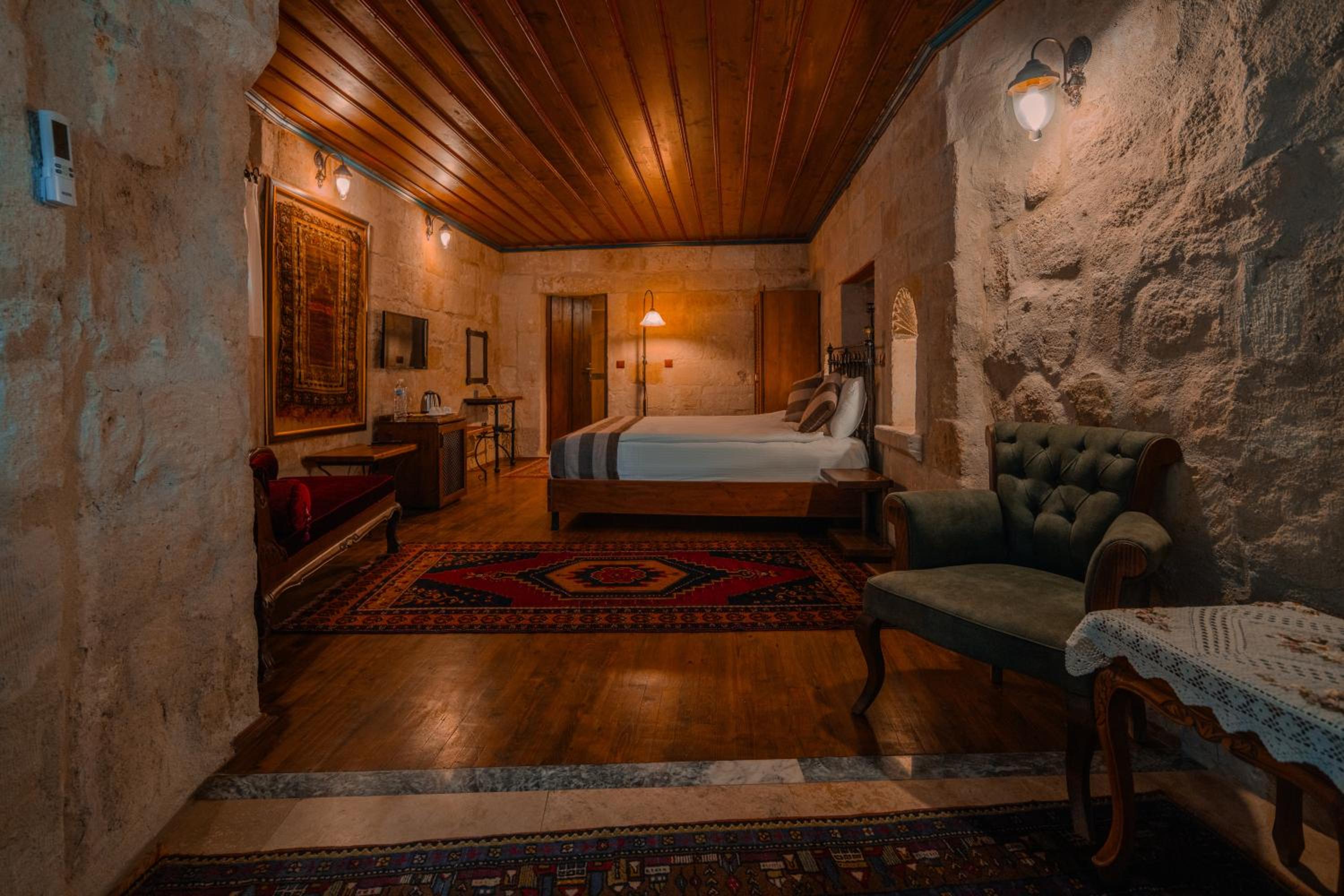 Deluxe Double Room - Photo 8
