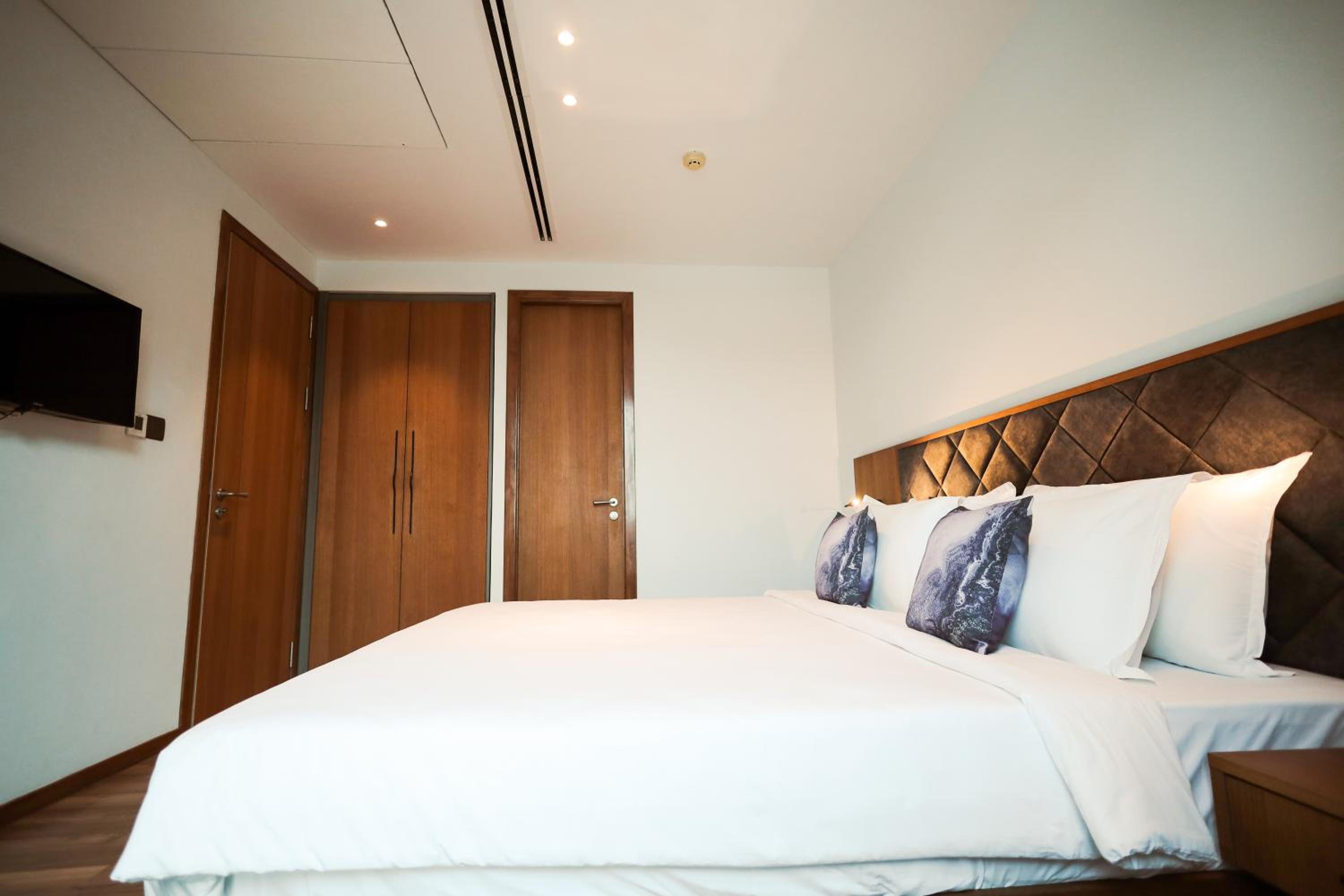 Two Bedroom Suite - Photo 11