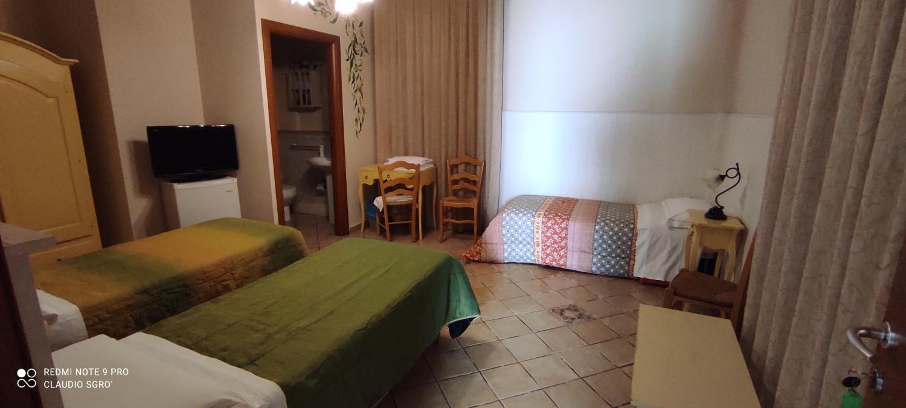 Classic Quadruple Room photo 2