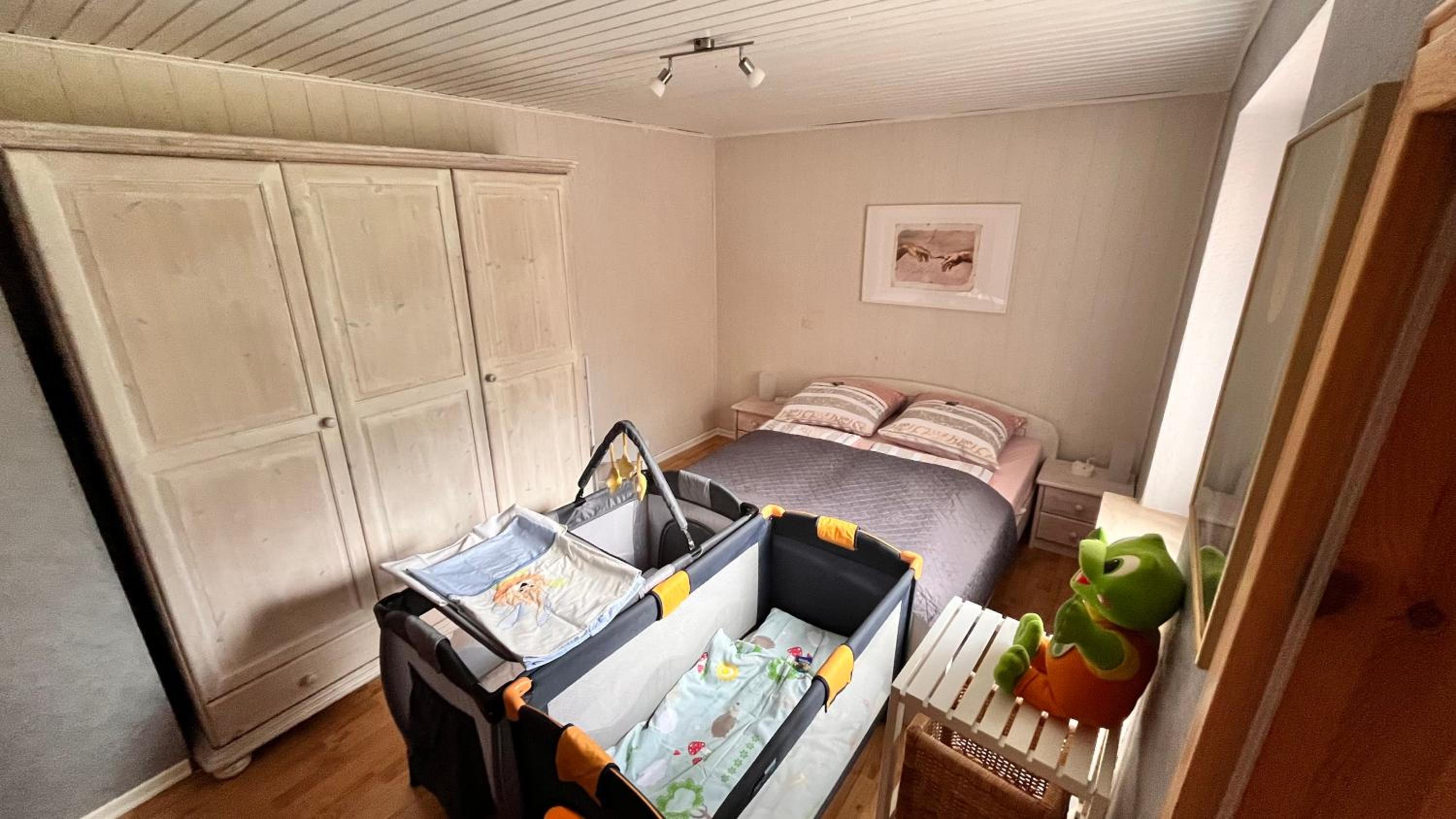 One-Bedroom Apartment - Photo 1