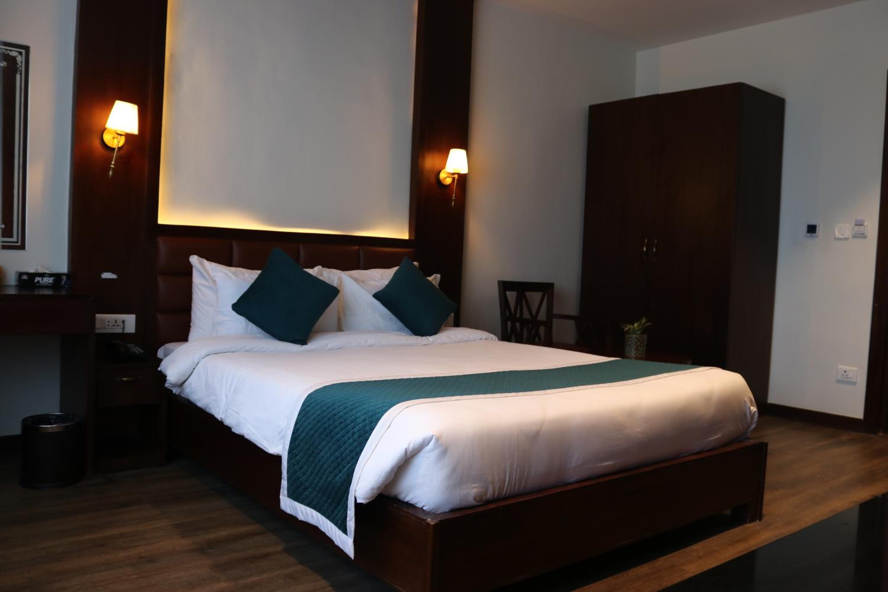 Deluxe King Room