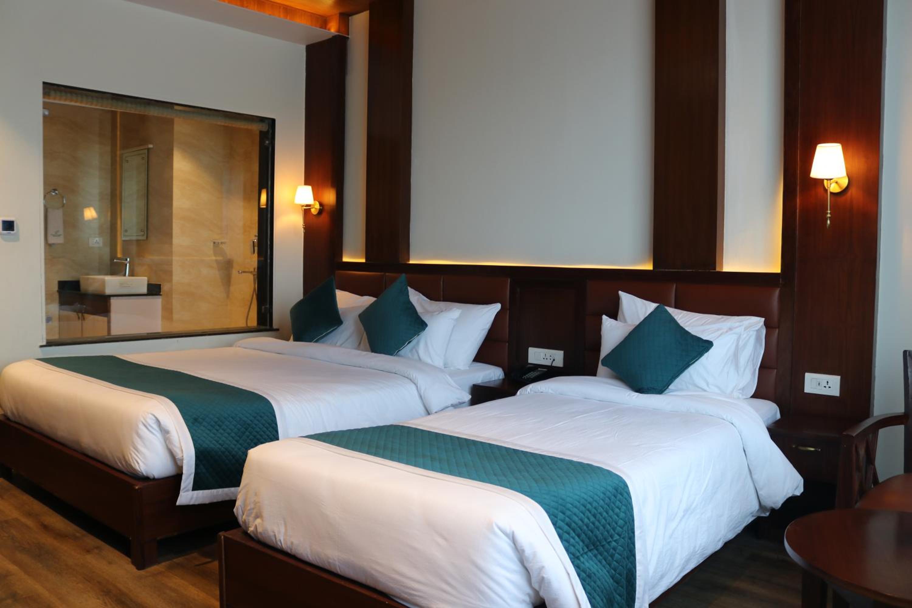 Deluxe Triple Room