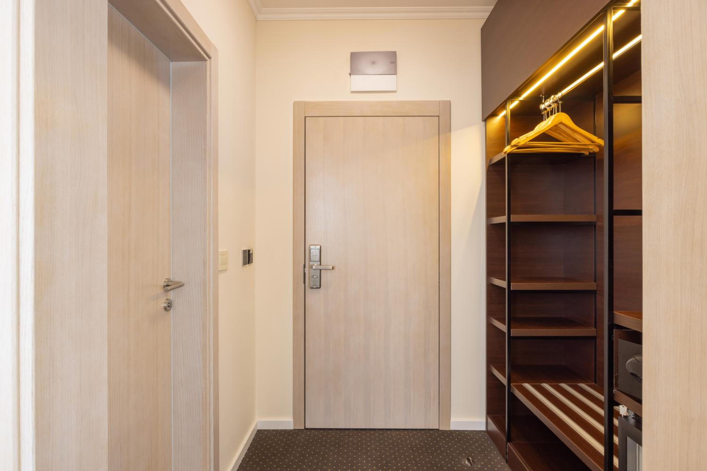 Double Room - Photo 3