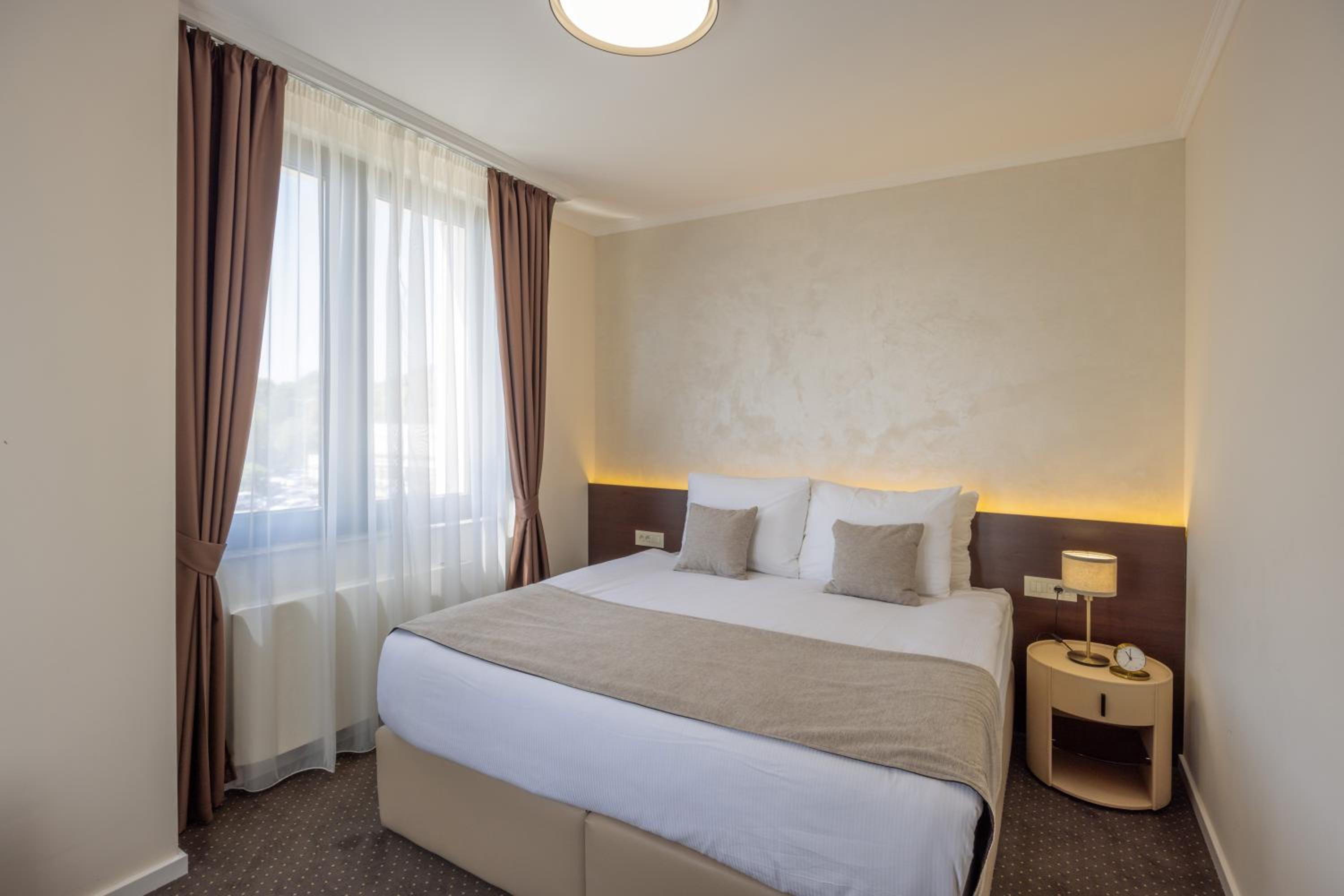 Double Room - Photo 1
