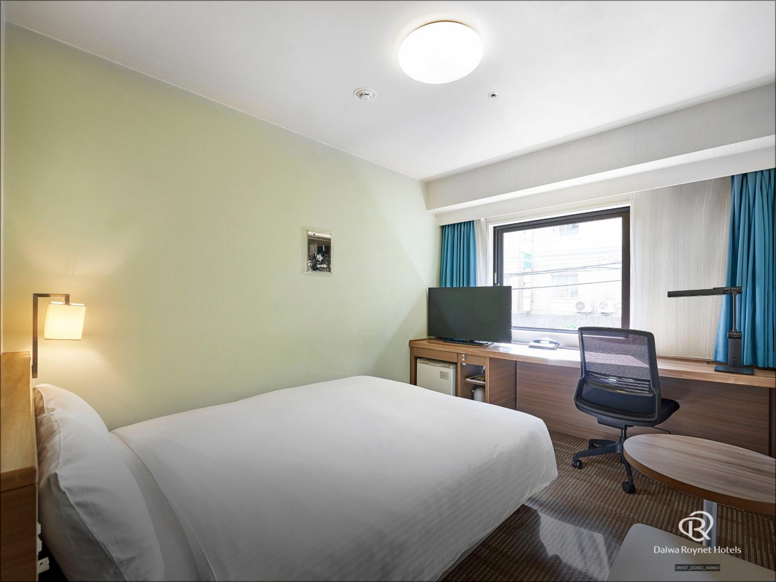 Standard Double Room - Smoking - Photo 5