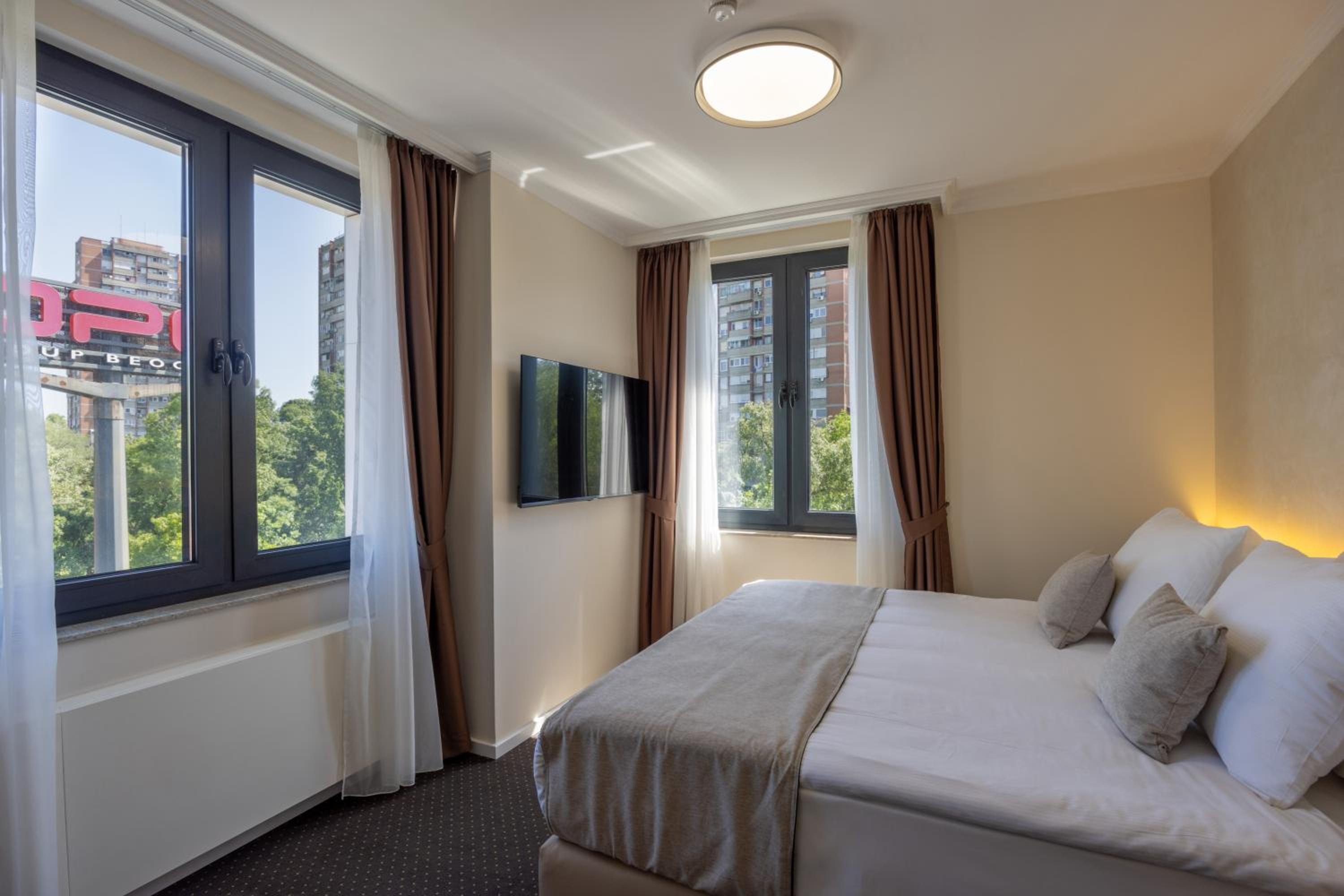 Superior Double Room - Photo 2