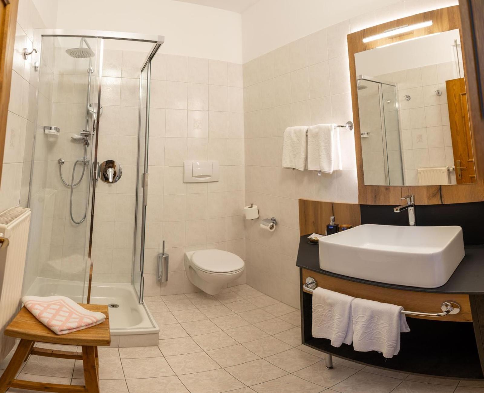 Double Room - Photo 9