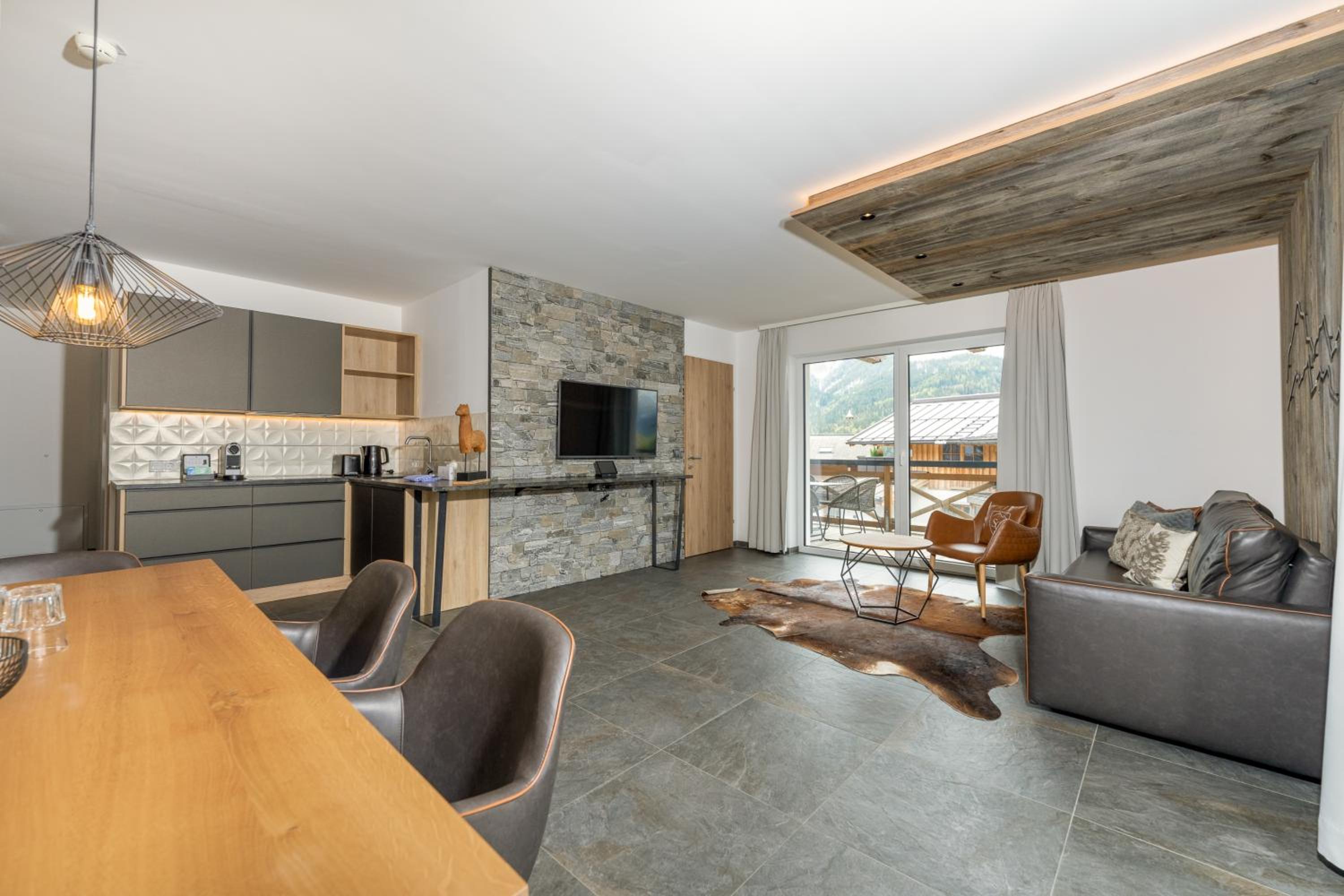 One-Bedroom Suite - Photo 1
