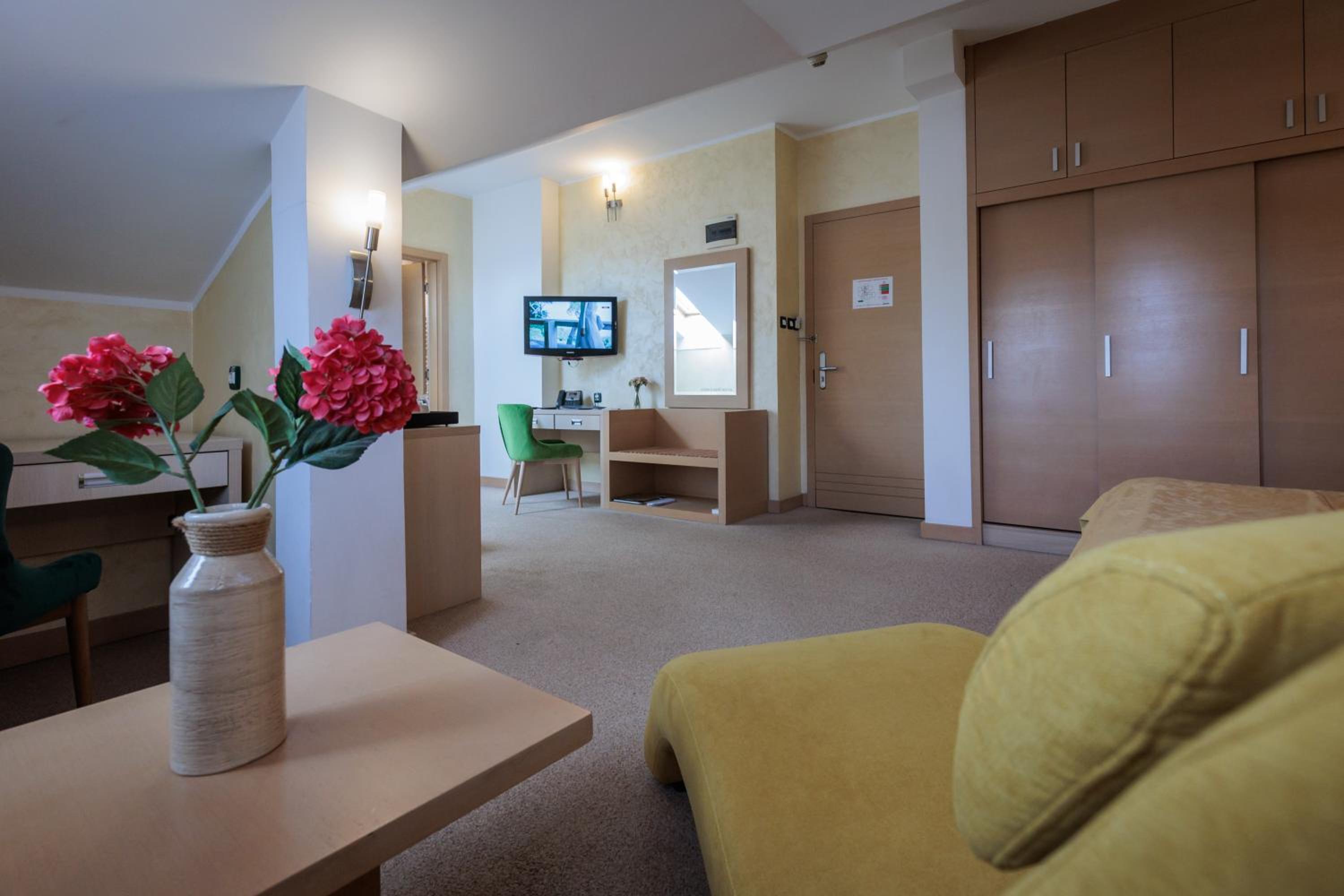 Classic Triple Room - Photo 8