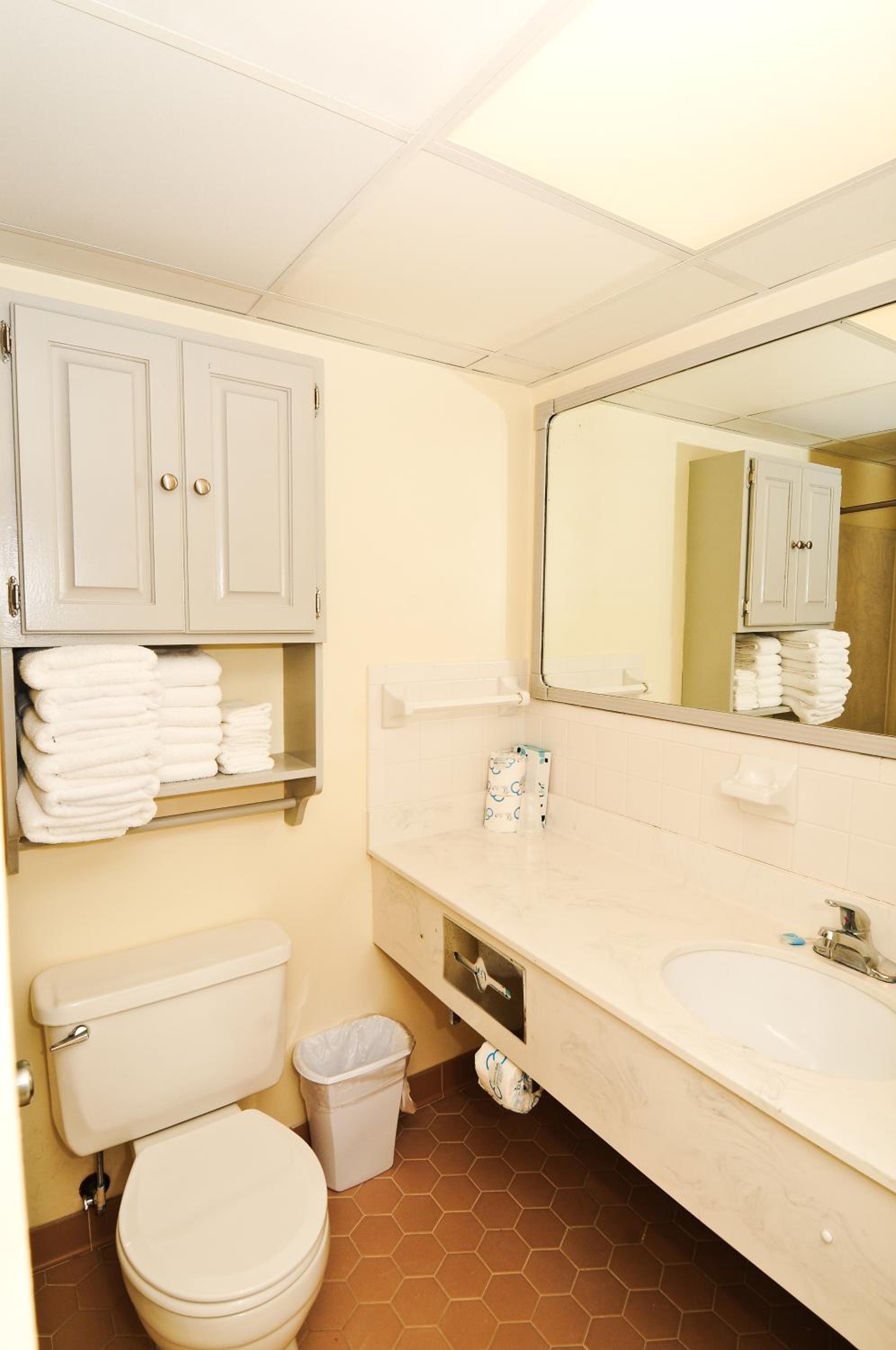2 Room Oceanfront Renovated Suite with 2 Queen Beds and 1 Sleeper Sofa - T1A   photo 3