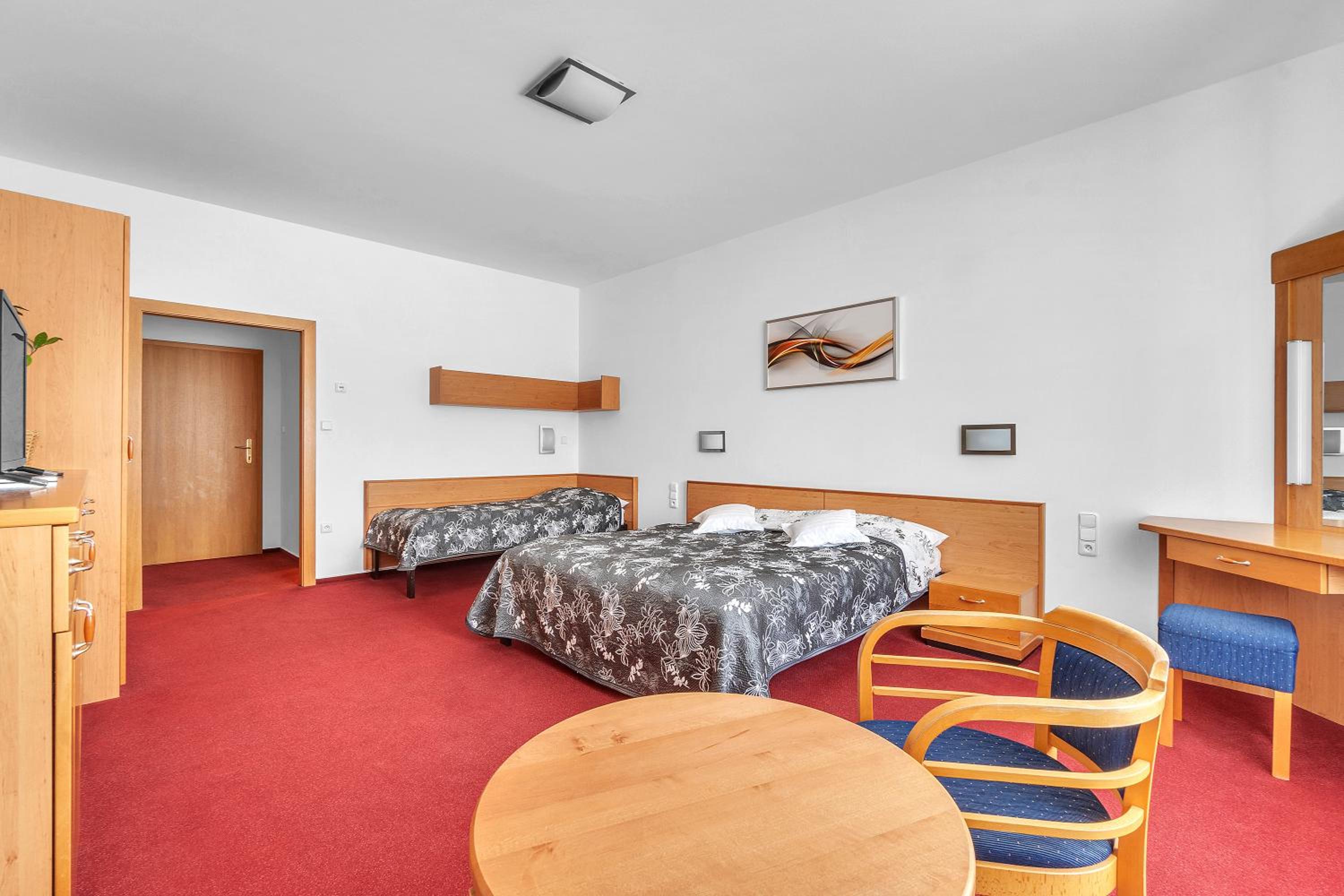 Triple Room - Photo 2