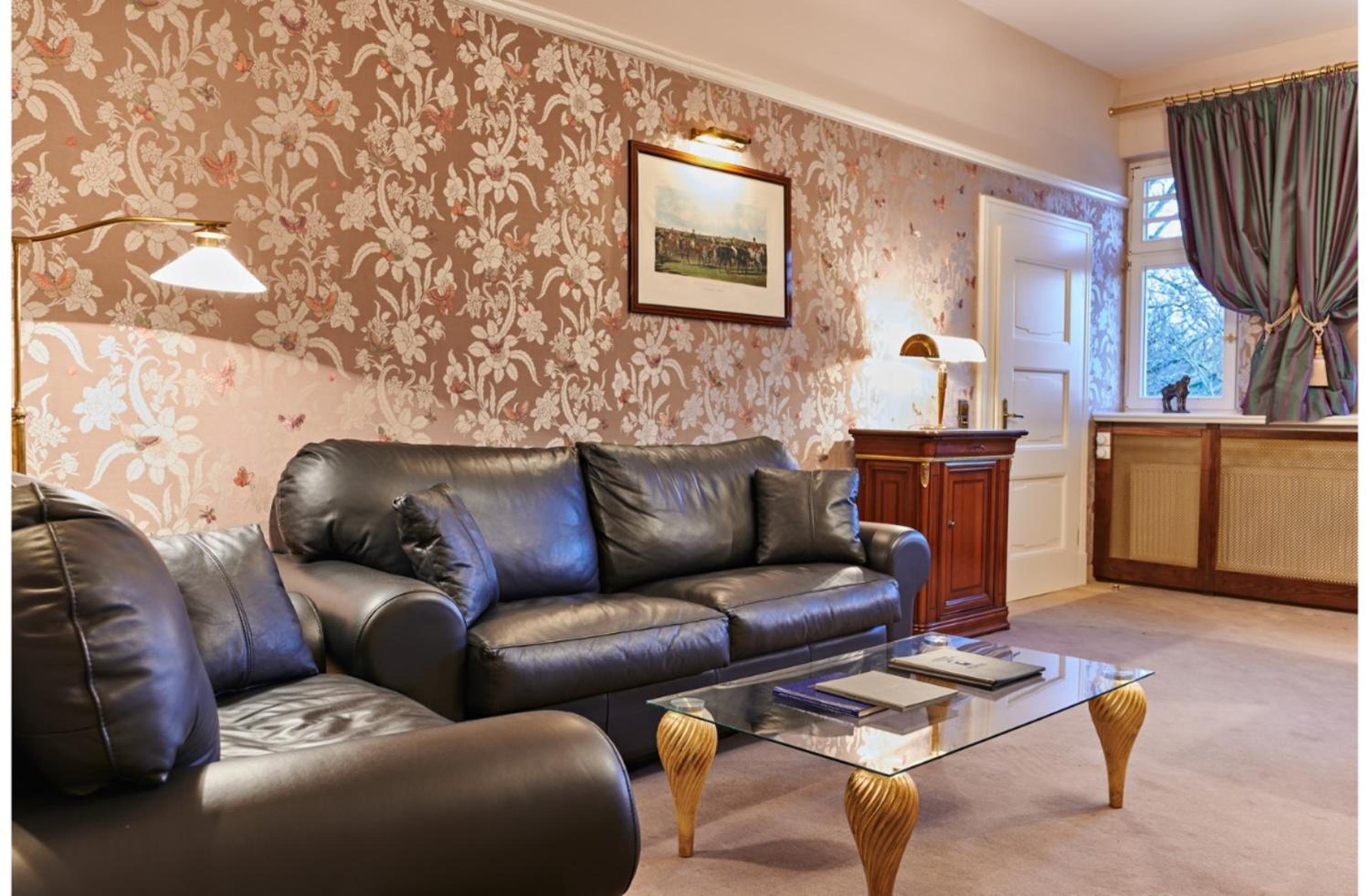 Suite - Photo 3