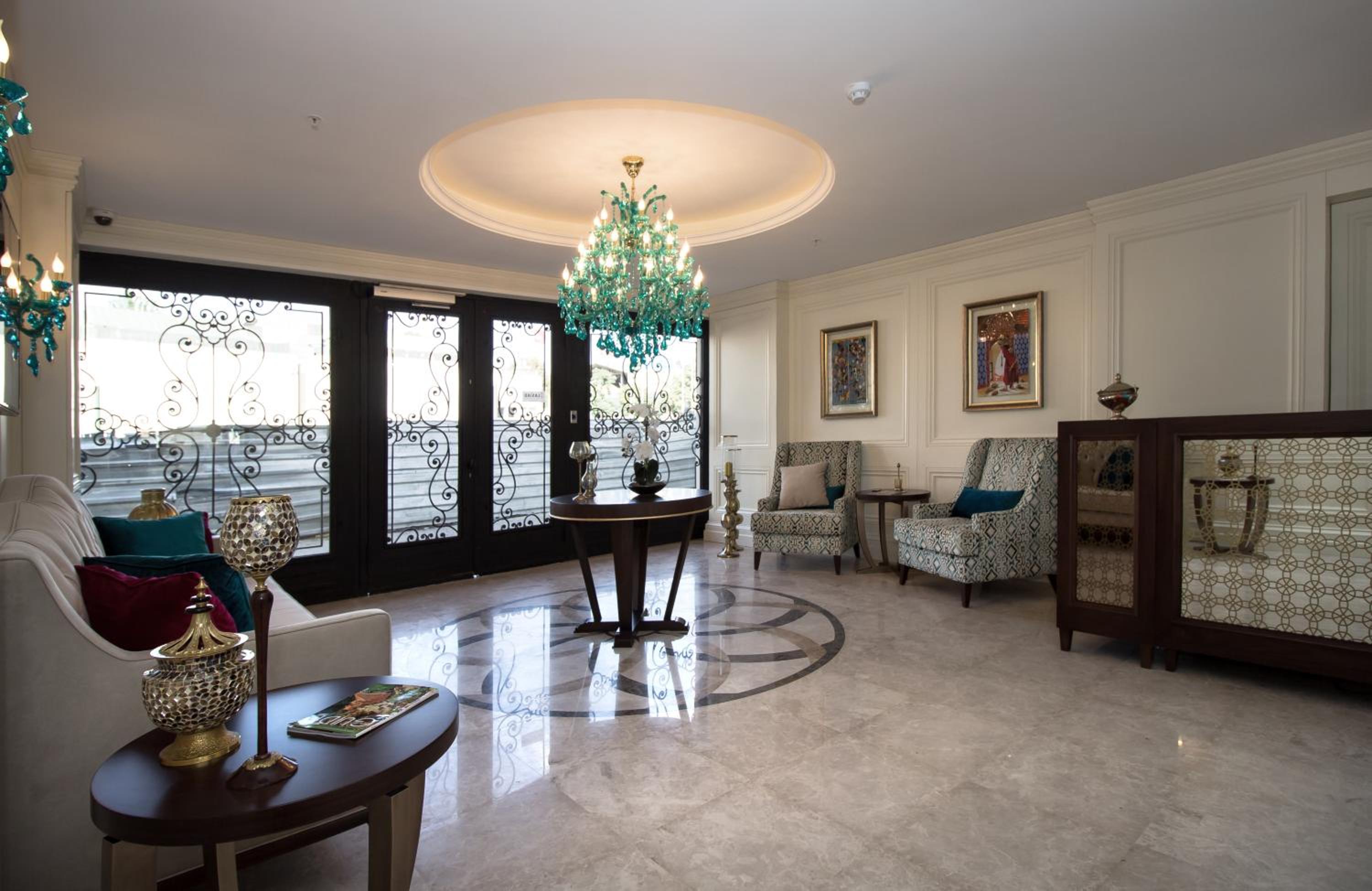 Family Room photo 3