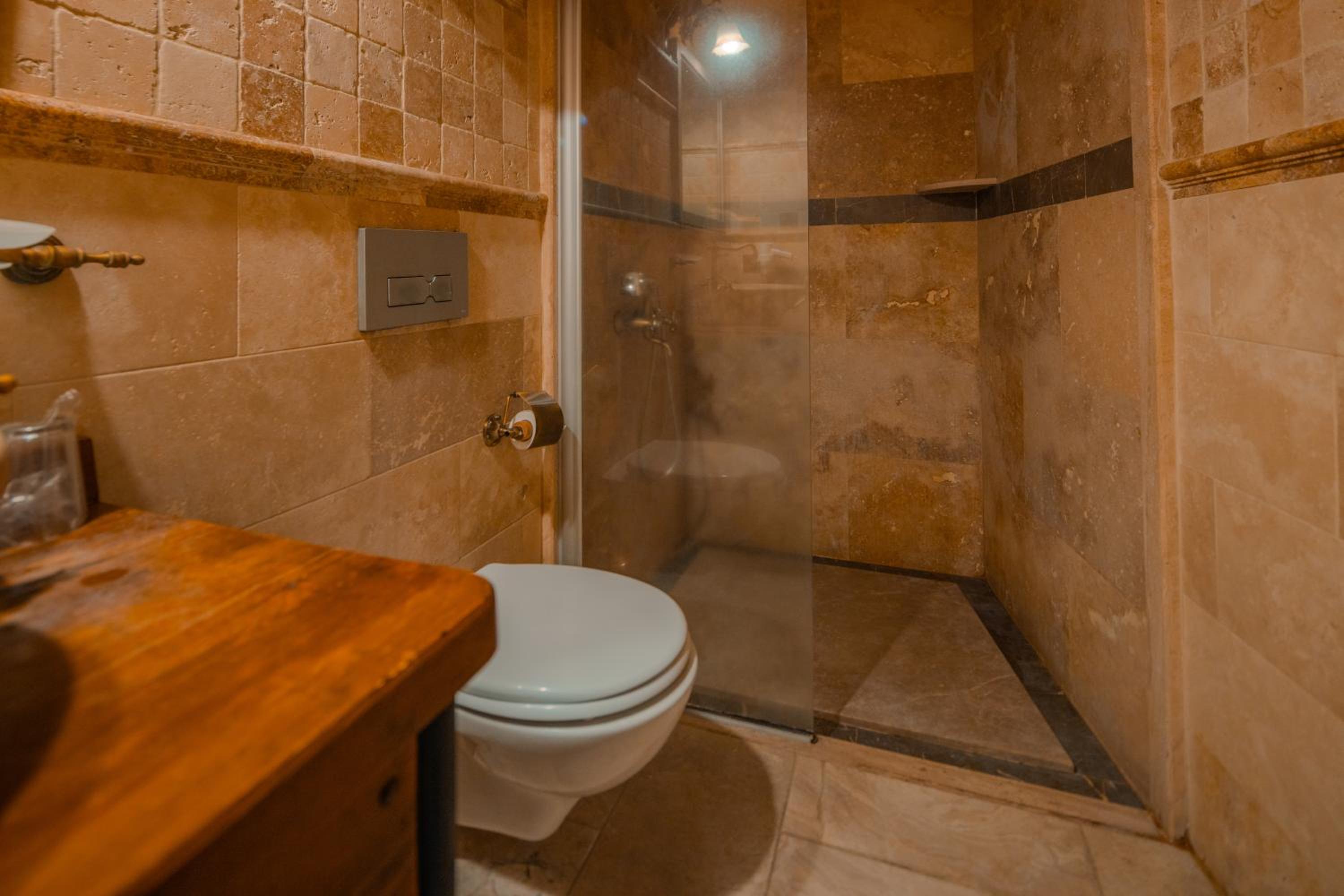 Suite - Photo 4