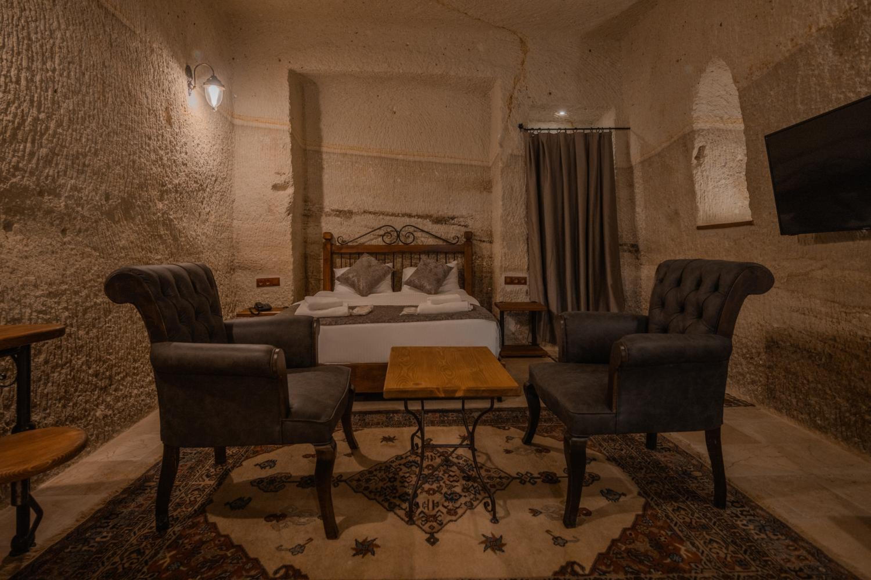 Suite - Photo 22