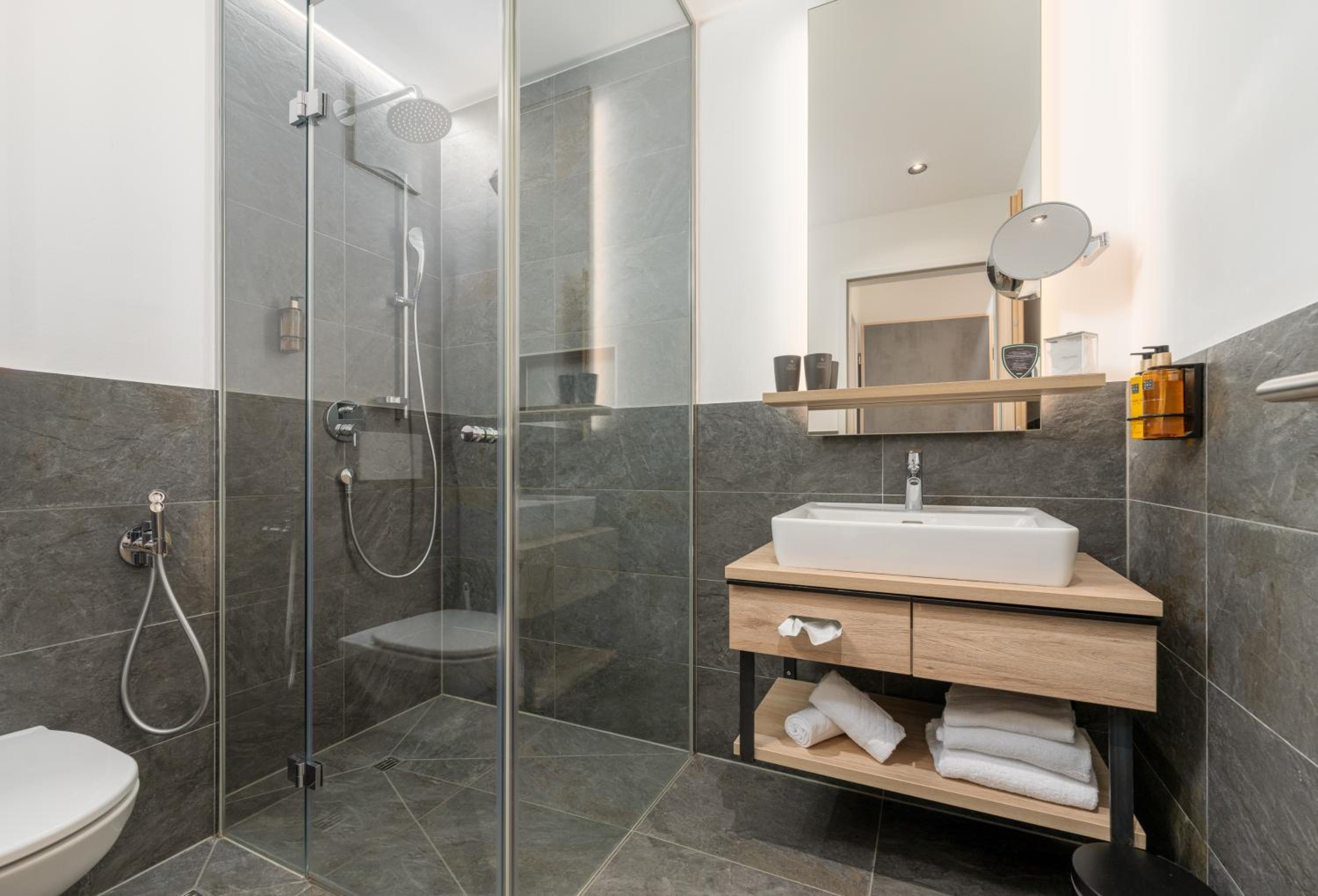 Standard Double Room - Photo 3