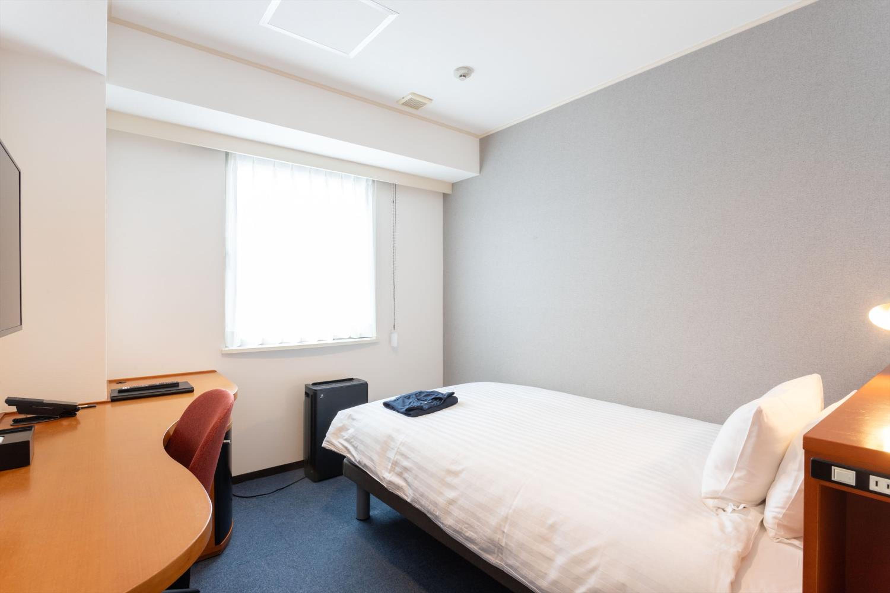 Single Room - Non-Smoking