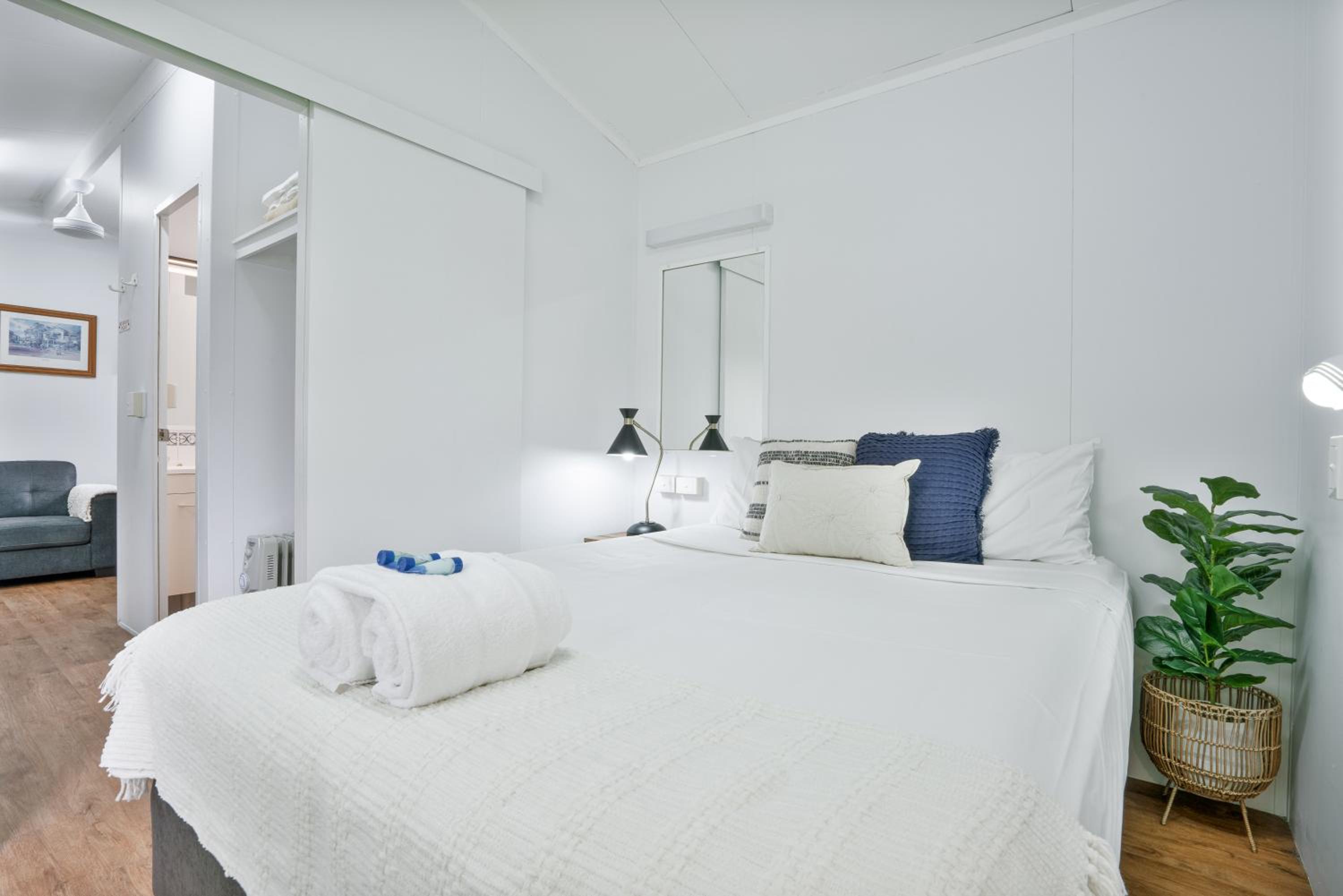 One-Bedroom Cabin photo 2
