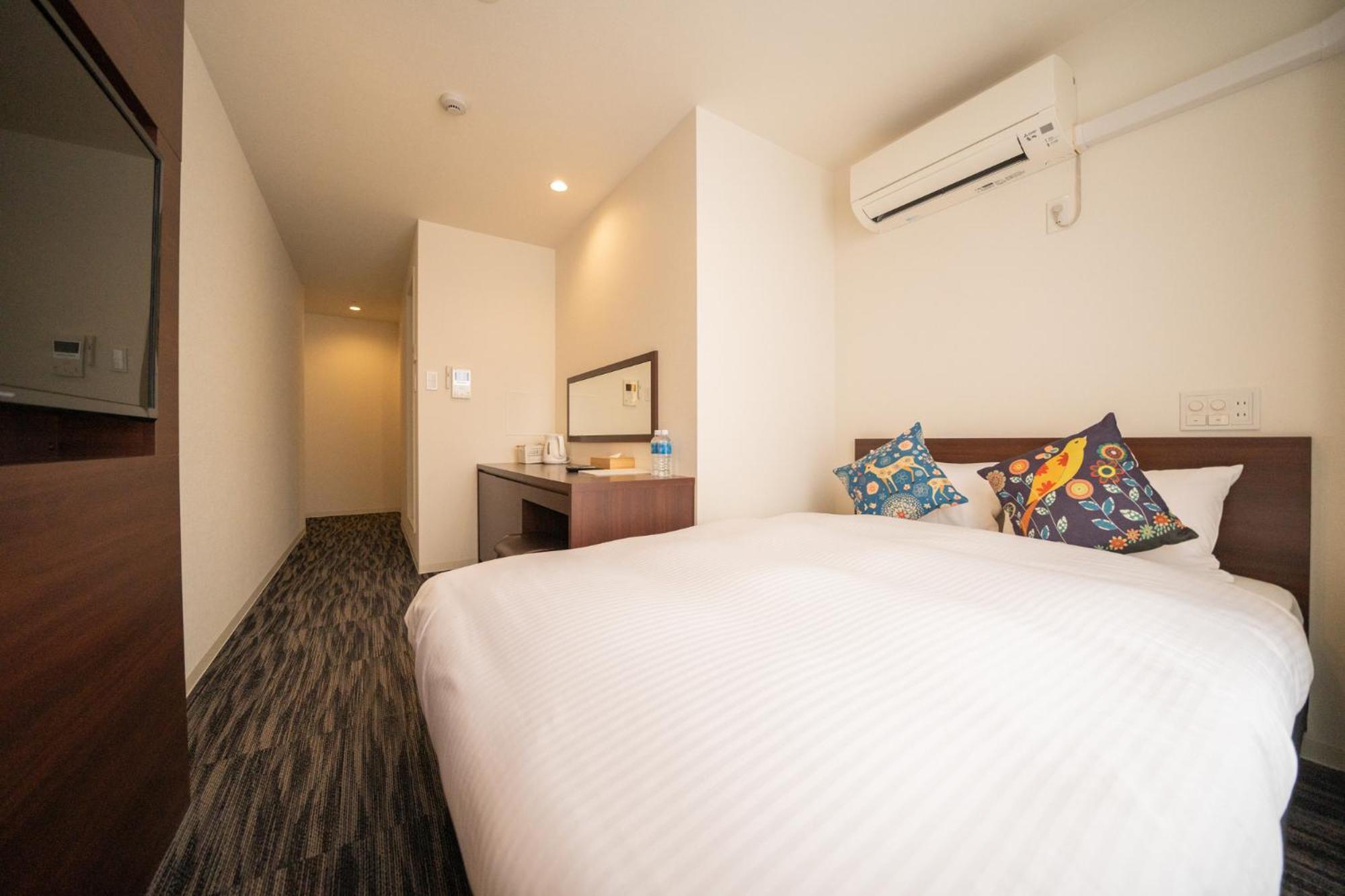 Double Room with Private Bathroom - Photo 15