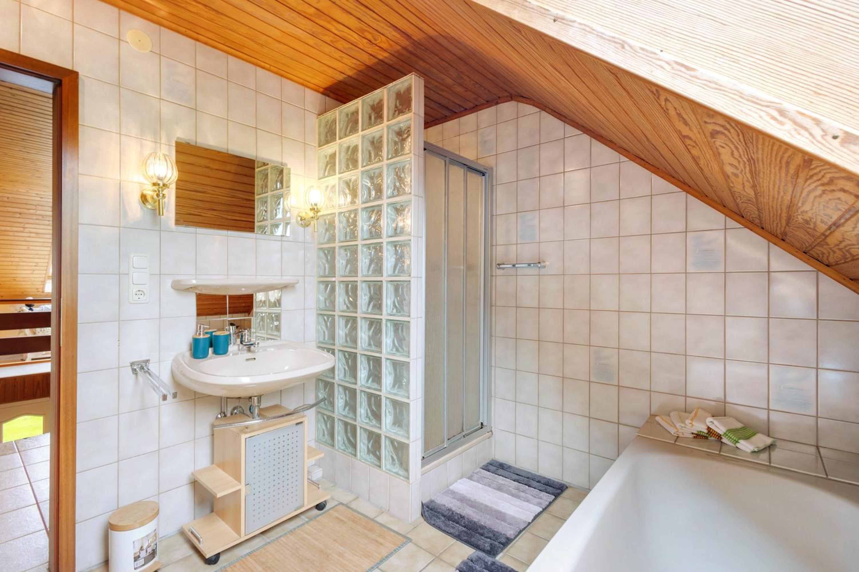 Two-Bedroom Deluxe Apartment with Garden View photo 3