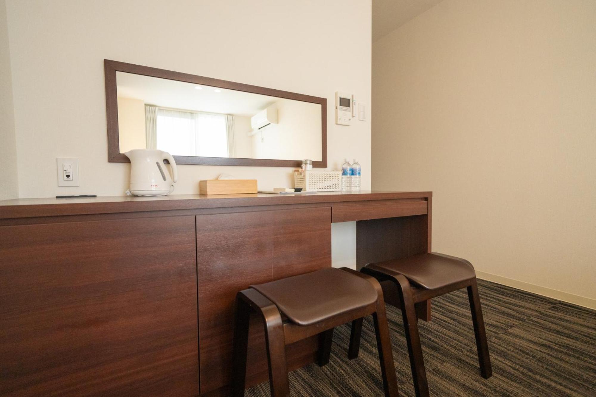 Twin Room with Private Bathroom - Photo 18