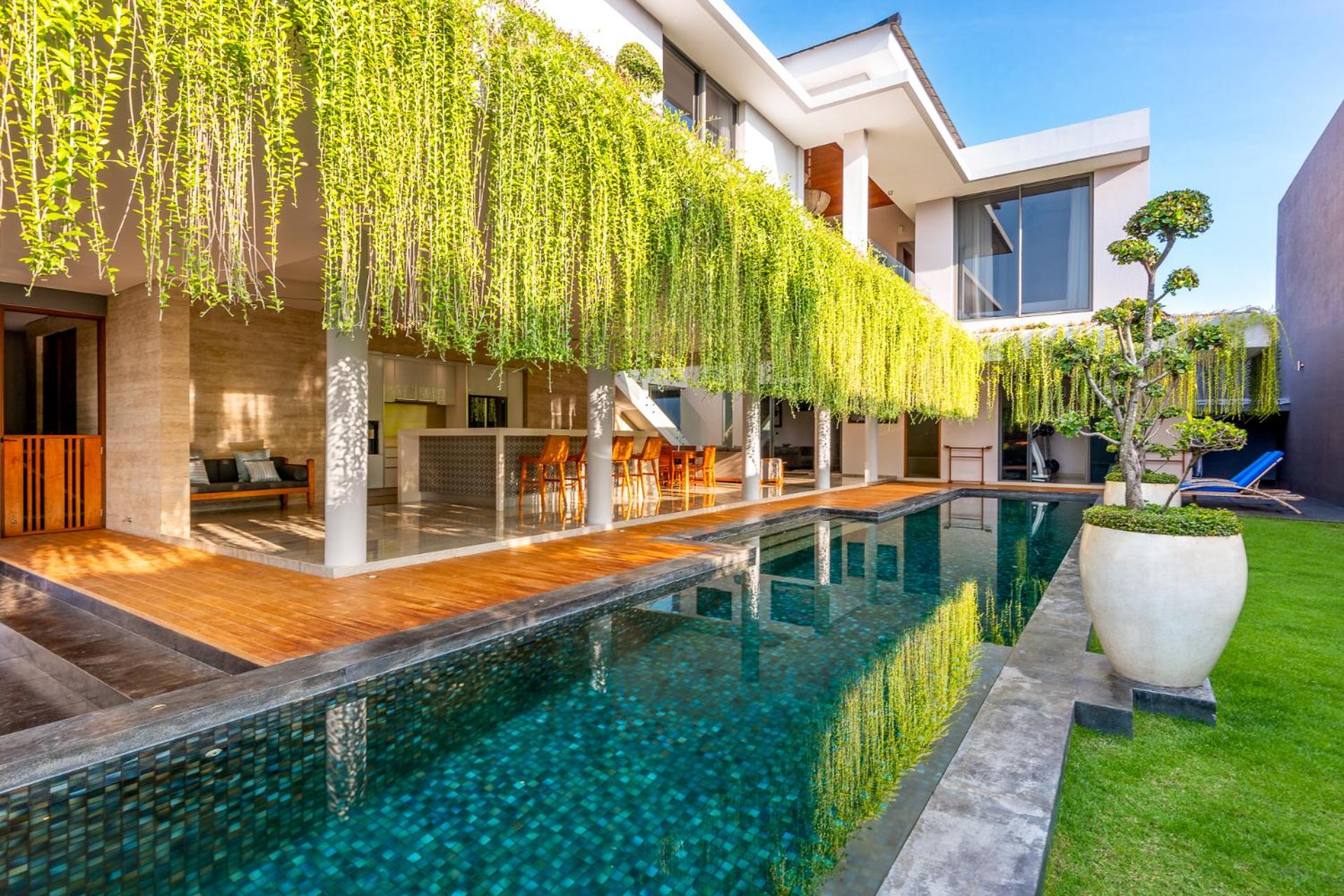 Three-Bedroom Villa photo 2