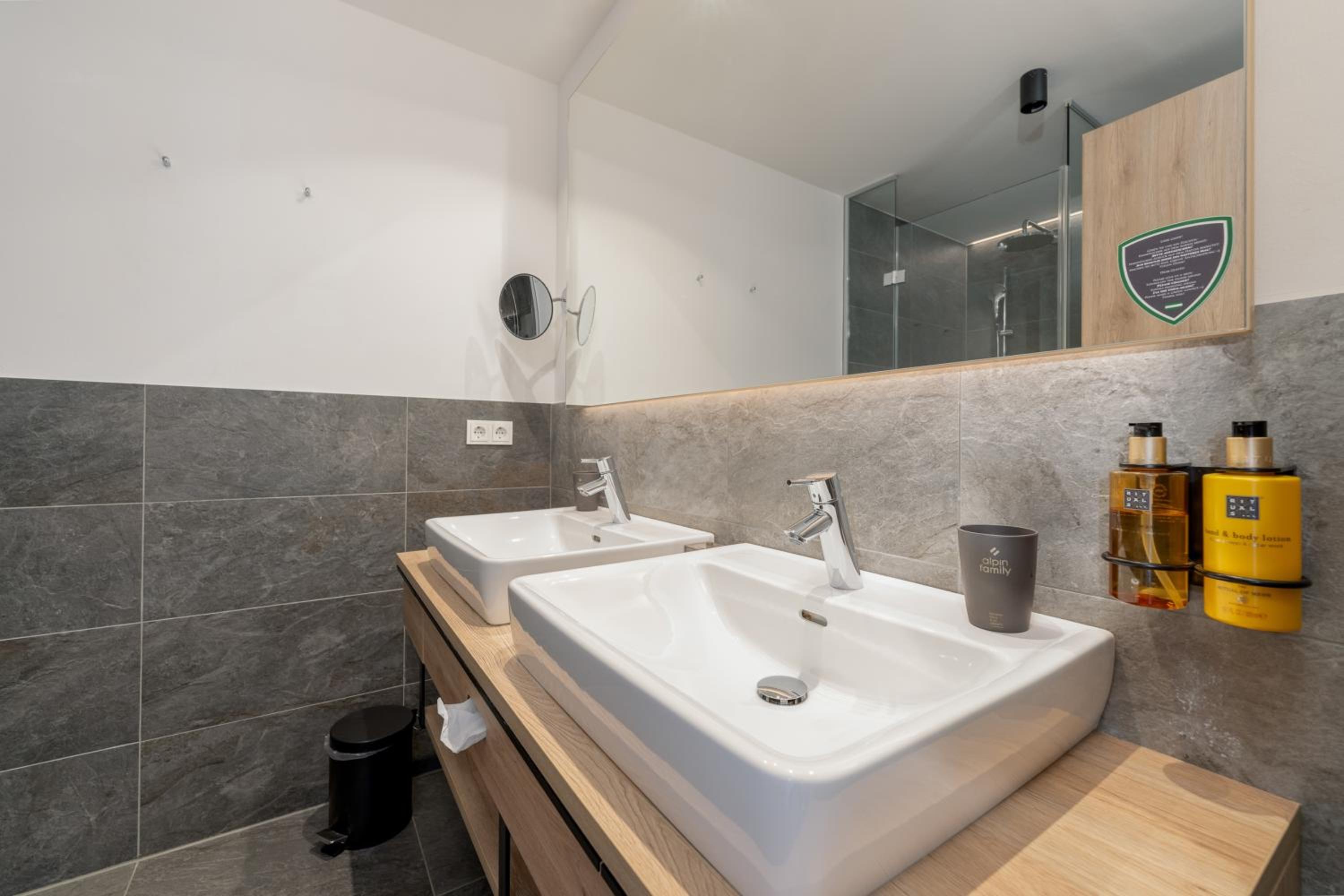 Superior Double Room - Photo 6