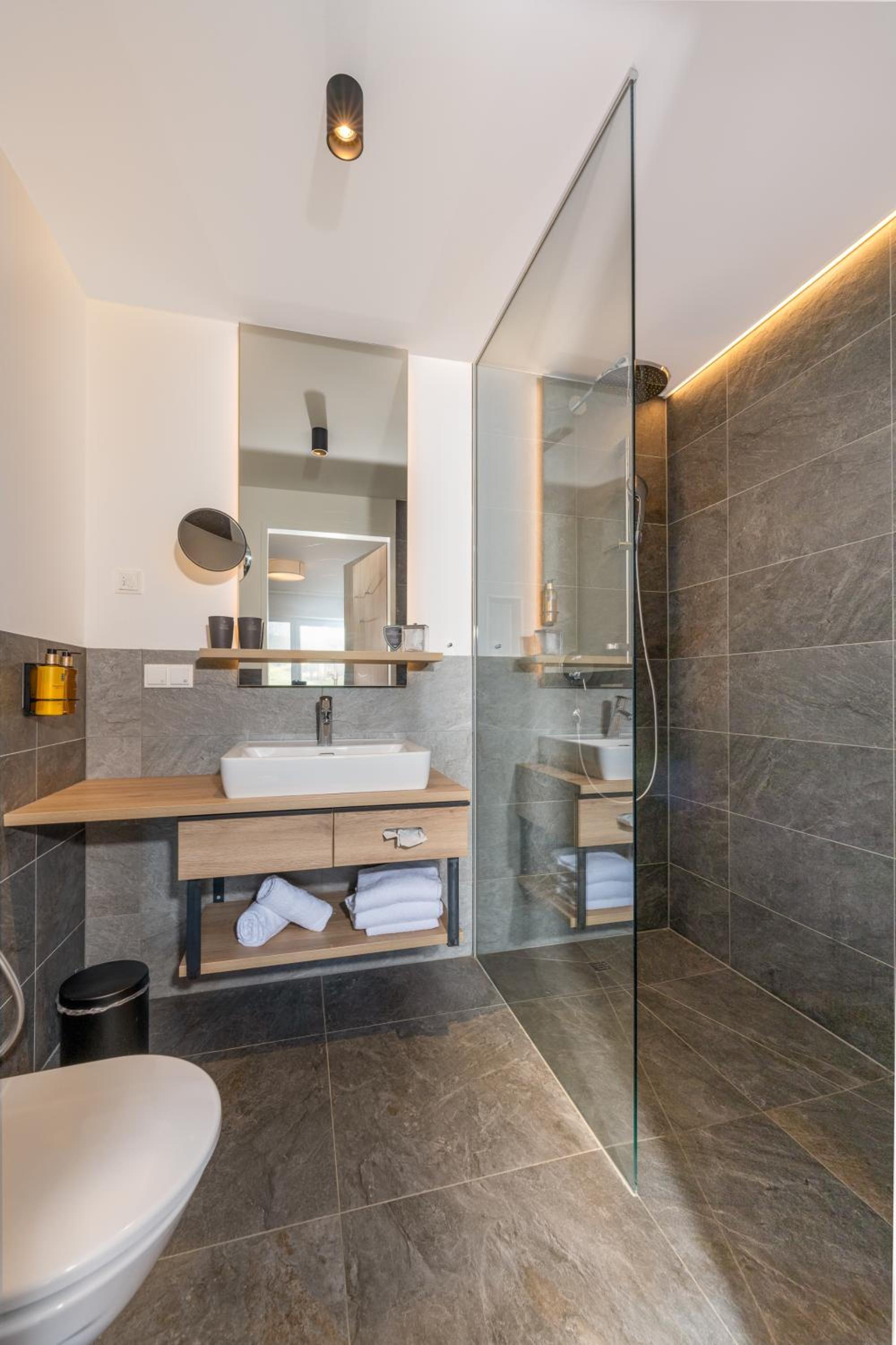 Superior Double Room - Photo 8