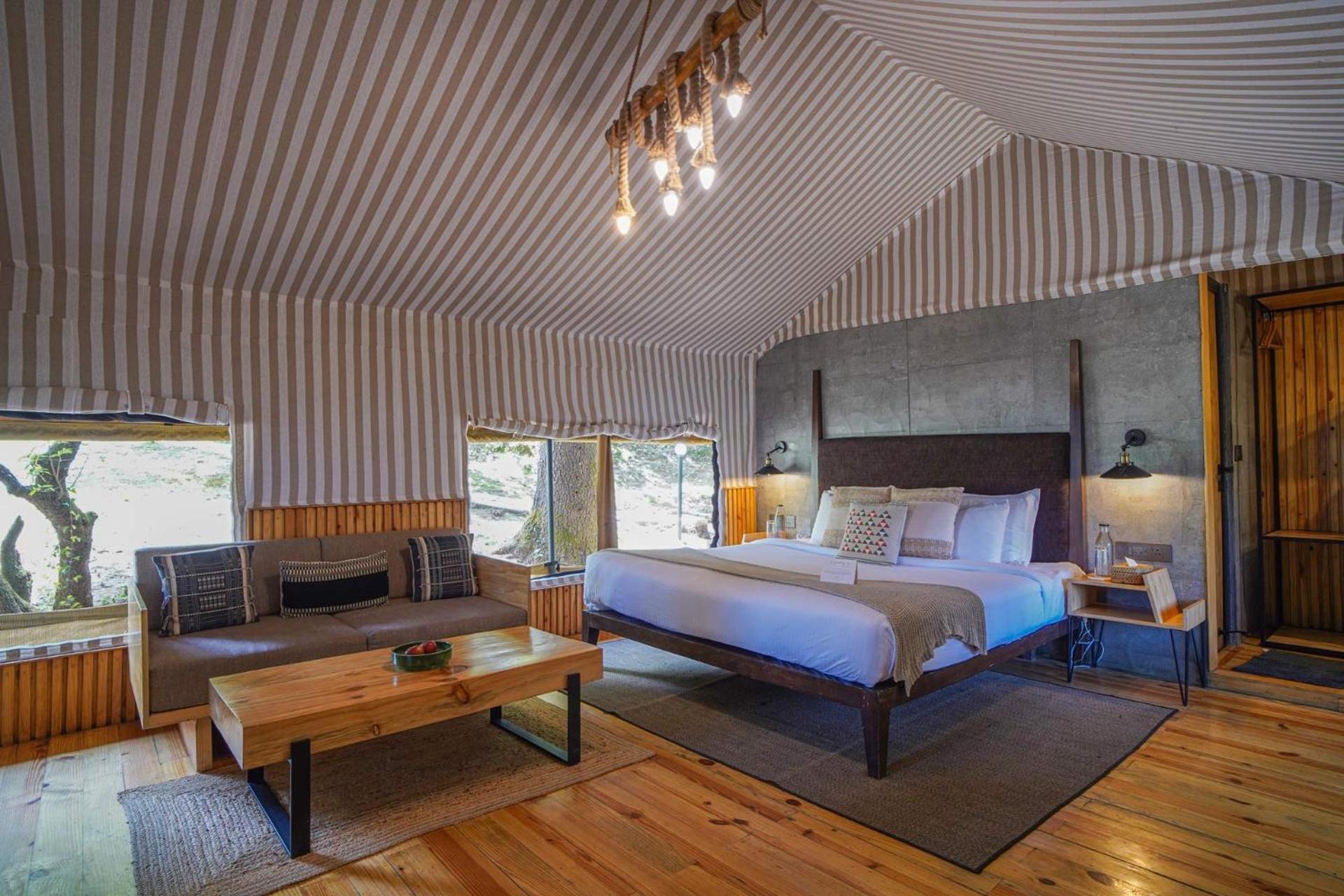 Surveyor Grand Suite Forest Valley View - Photo 10