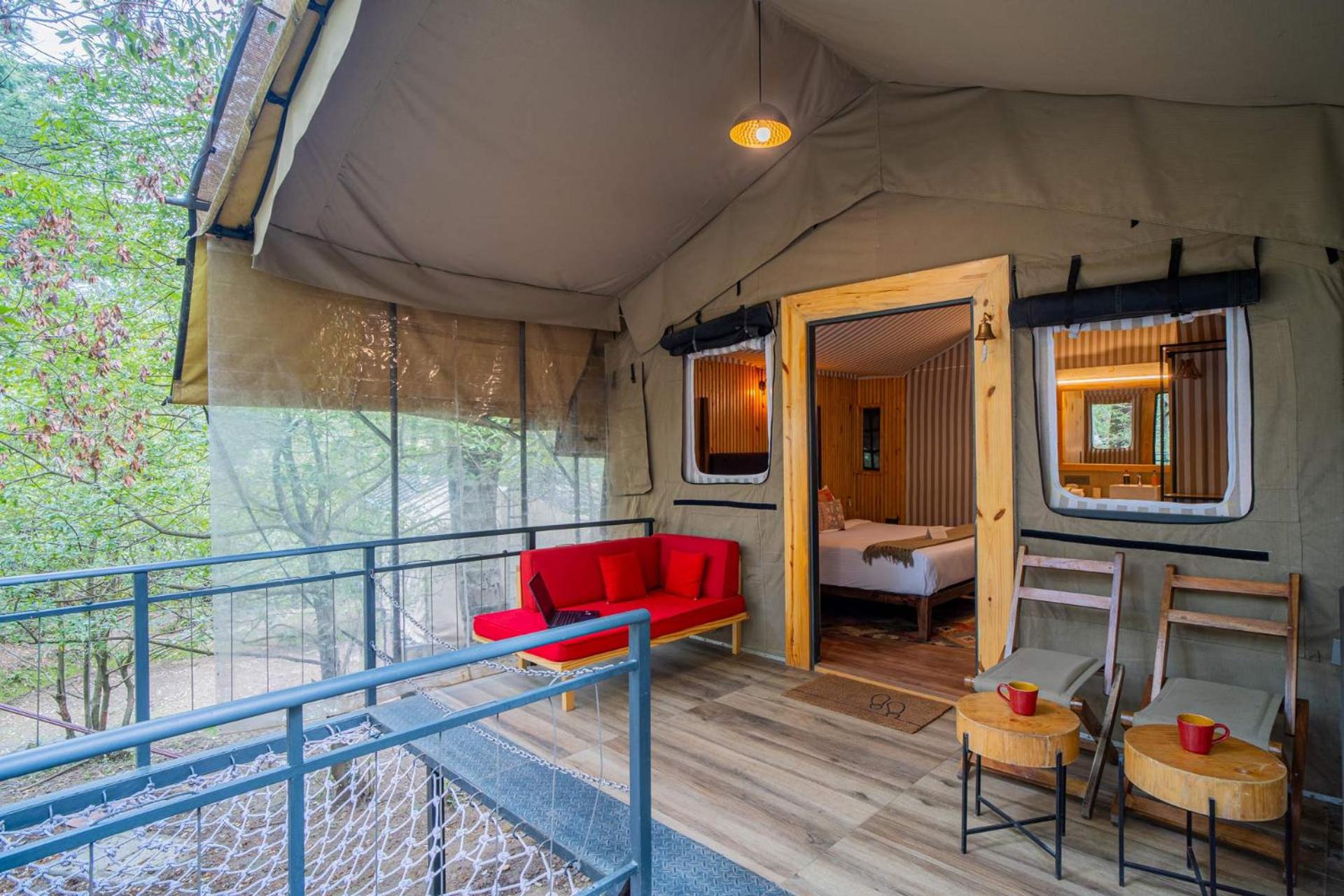 Camper Room With Balcony - Photo 20