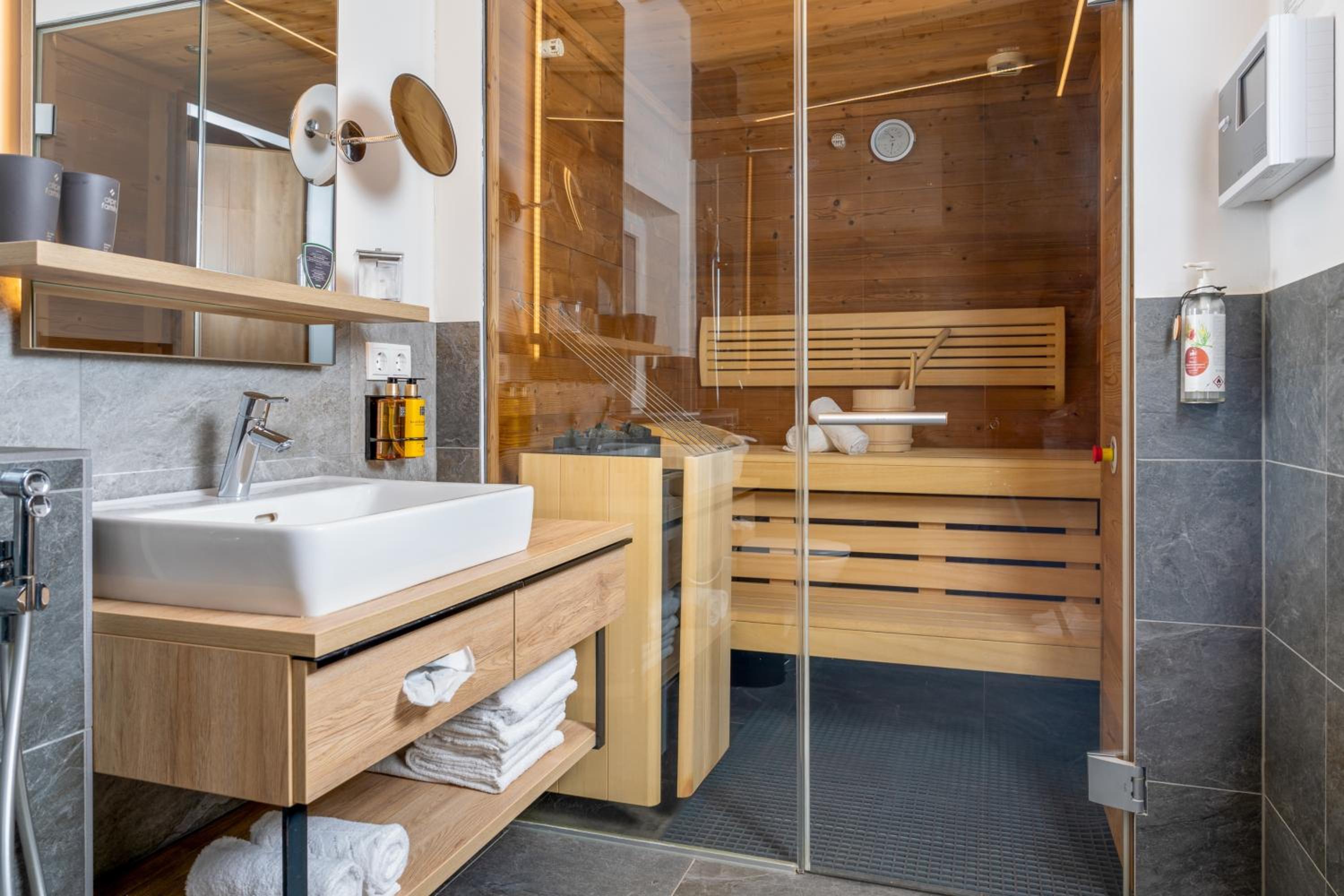 Superior Three-Bedroom Suite photo 3