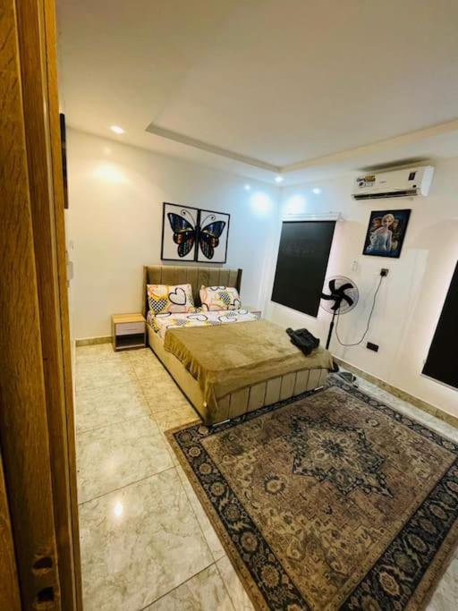 One-Bedroom Apartment photo 3