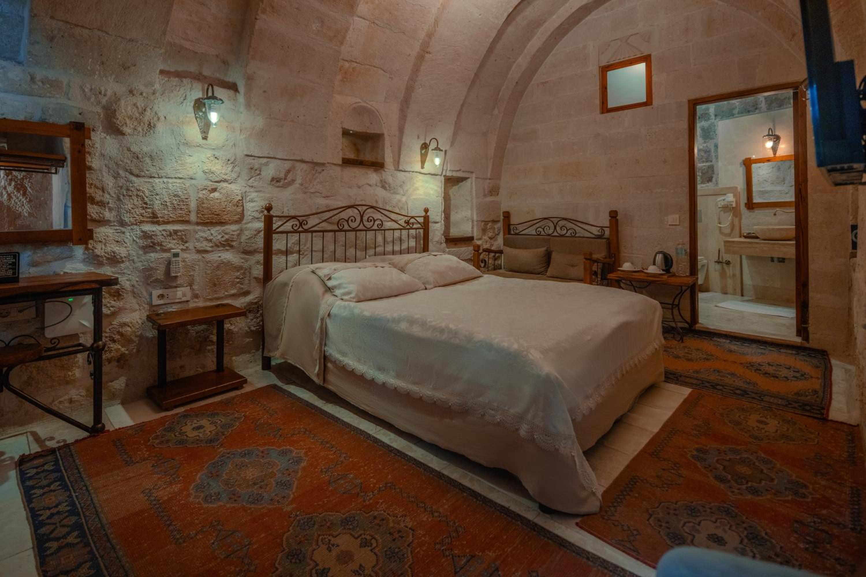 Double Stone Room  - Photo 8