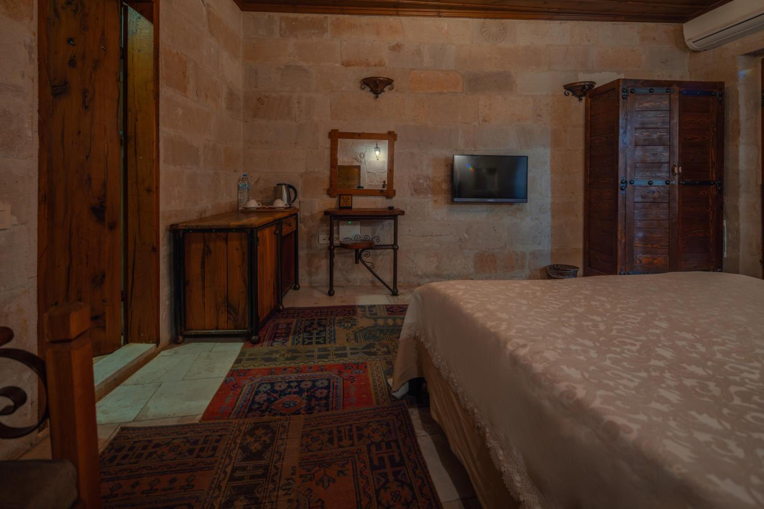 Double Stone Room  - Photo 20