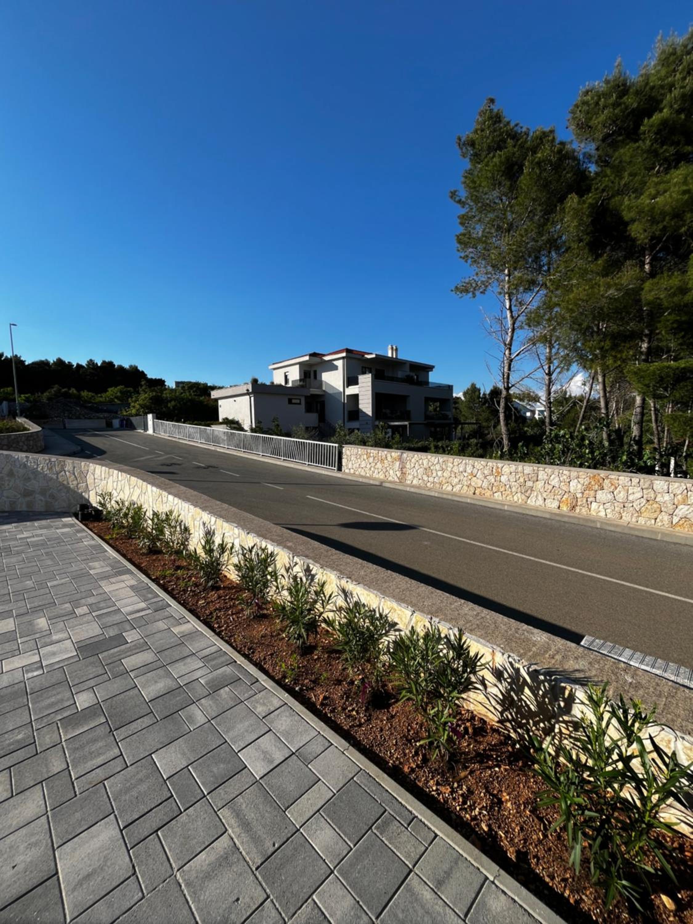 Three-Bedroom Apartment with Balcony photo 2