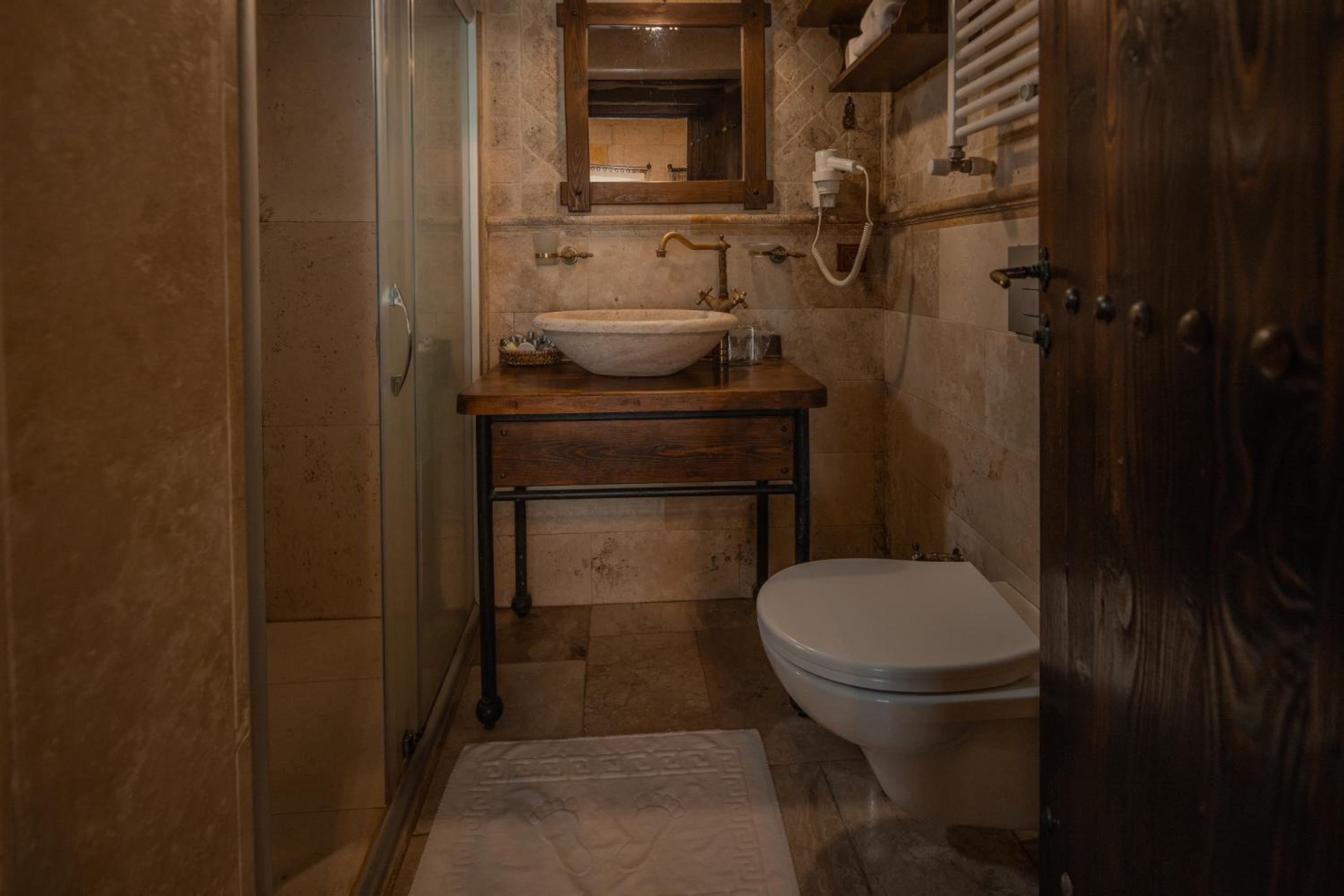 Twin Room - Photo 9