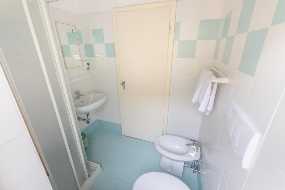 Classic Single Room with Balcony photo 2