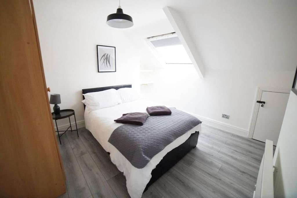 Three-Bedroom Apartment photo 1