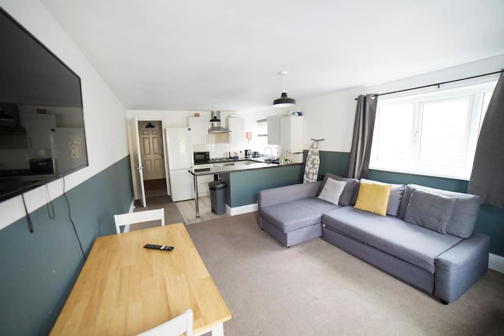 Three-Bedroom Apartment photo 2
