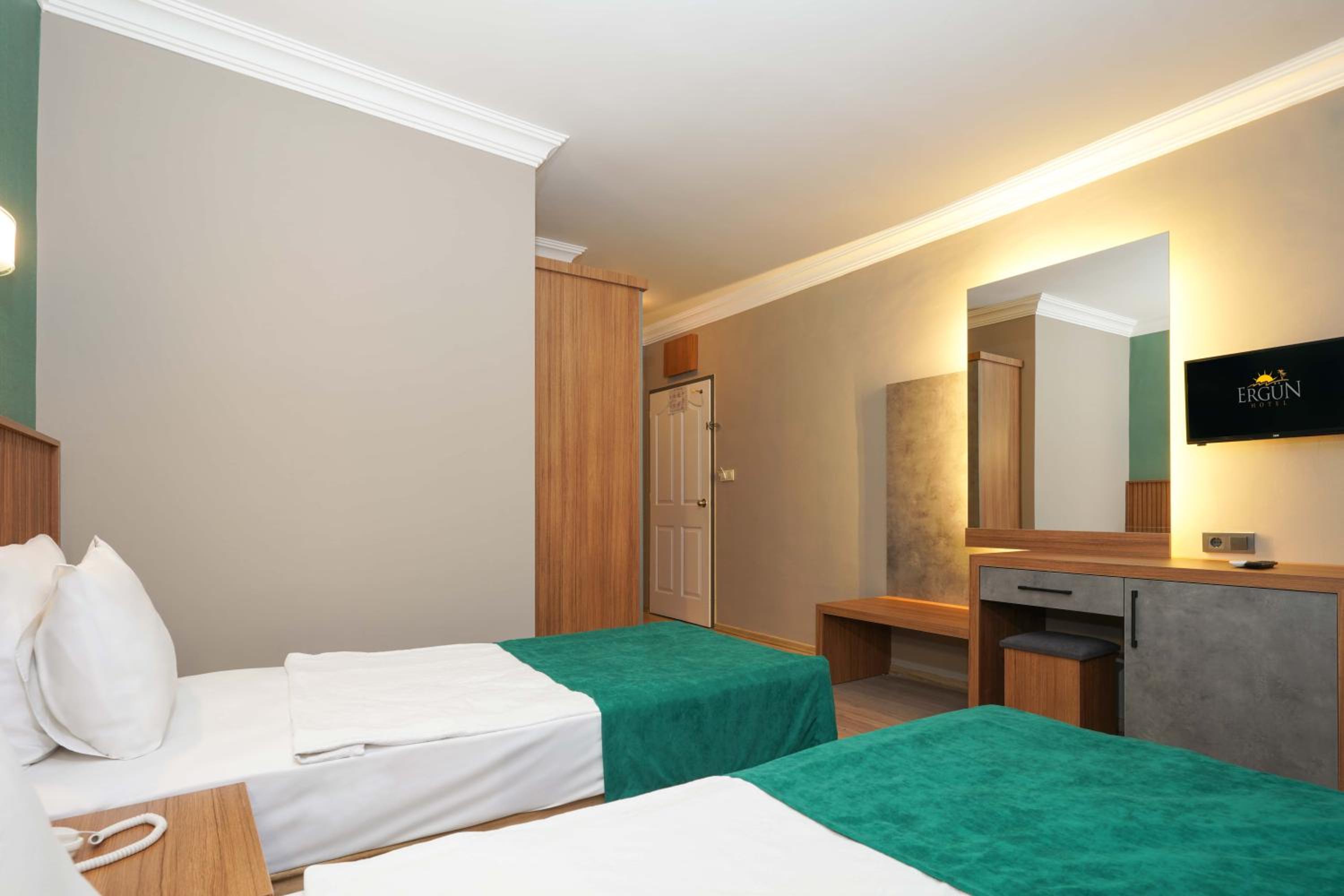 Standard Double Room - Photo 4
